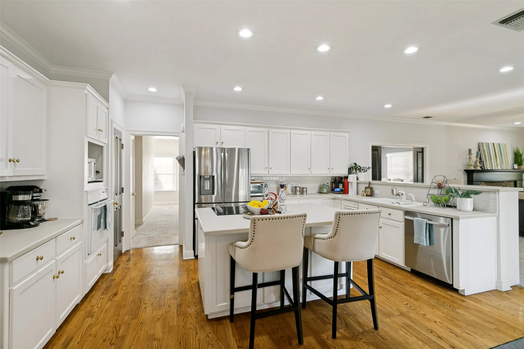 Single Family Residence For Sale in Tarrant County , 1208 Kelpie Court, Fort Worth, Texas 76111, 3 Bedroom, 2 Bathroom, 2 Garage spaces, 2,324 Sqft, built in 1995, mls#21384209, Real Estate Agent in Fort Worth, Homes For Sale in Tarrant county, Homes For Sale in Fort Worth, Realtor in Fort Worth Texas, Real Estate Brokerage Independent Realty Texas, Luminita Cordes Realtor