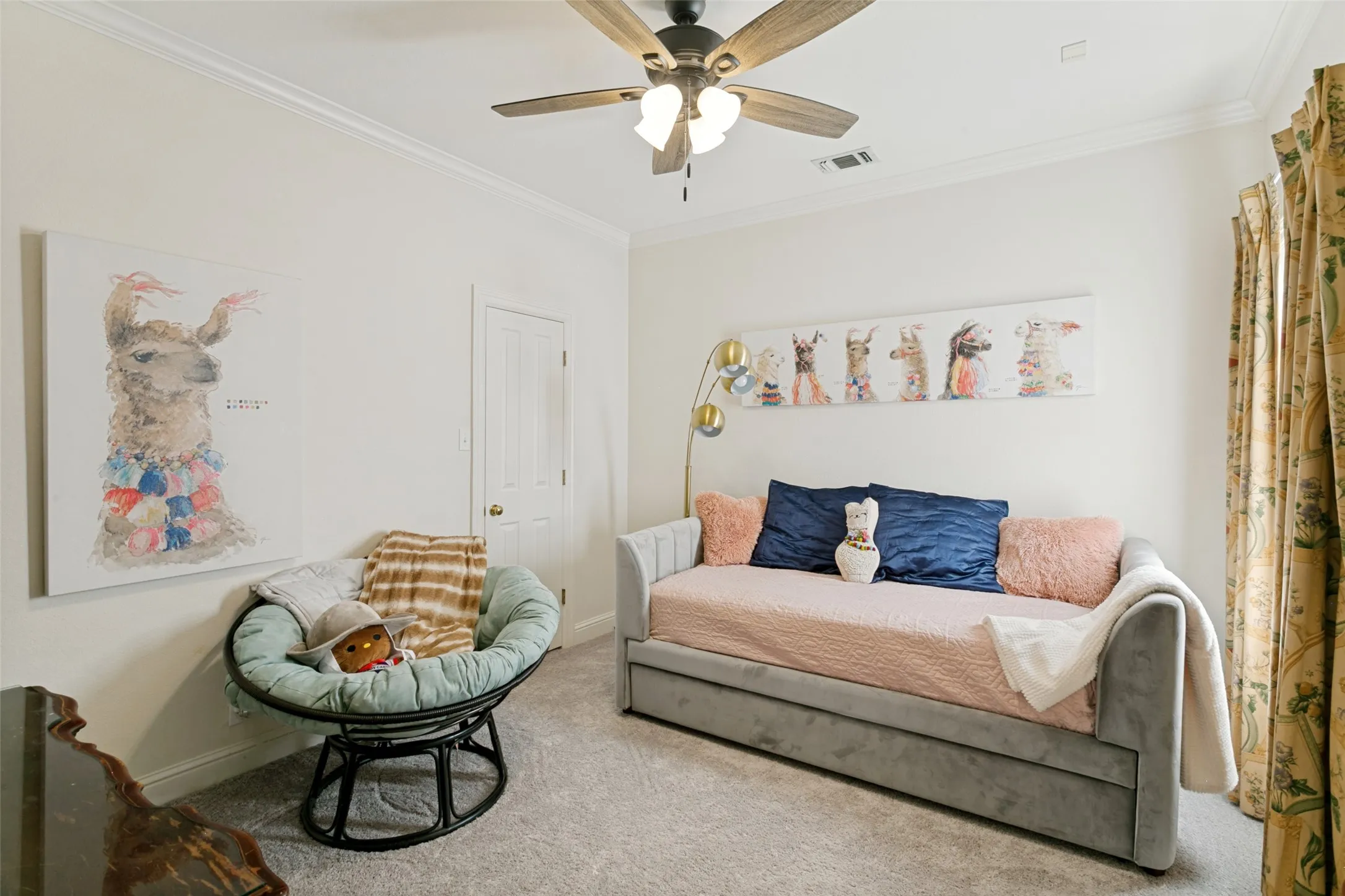 Single Family Residence For Sale in Tarrant County , 1208 Kelpie Court, Fort Worth, Texas 76111, 3 Bedroom, 2 Bathroom, 2 Garage spaces, 2,324 Sqft, built in 1995, mls#21384209, Real Estate Agent in Fort Worth, Homes For Sale in Tarrant county, Homes For Sale in Fort Worth, Realtor in Fort Worth Texas, Real Estate Brokerage Independent Realty Texas, Luminita Cordes Realtor
