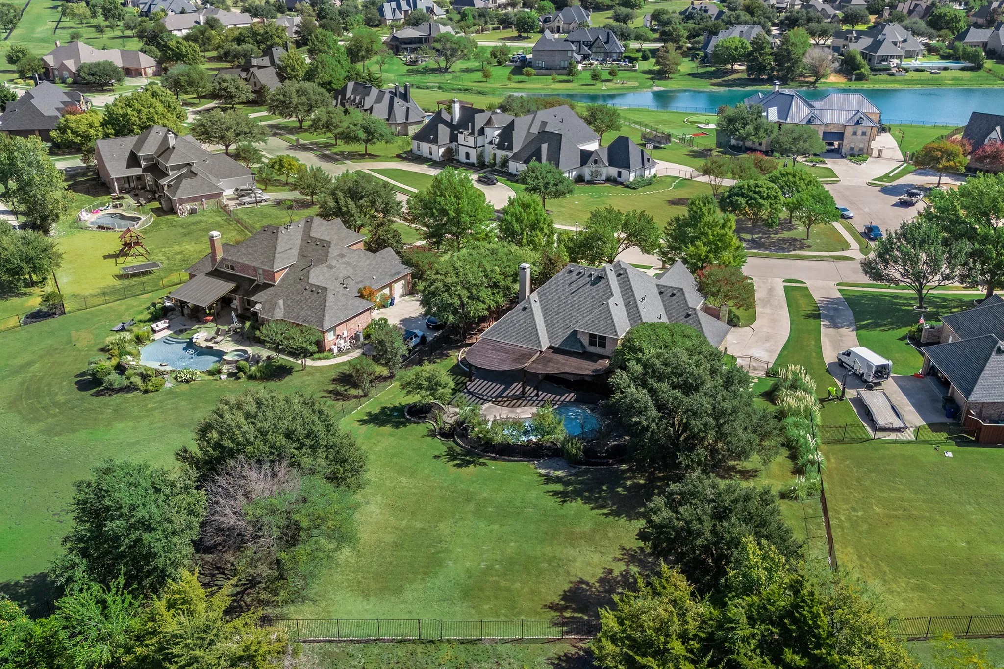 Single Family Residence For Sale in Rockwall County , 148 Stoneleigh Drive, Heath, Texas 75032, 4 Bedroom, 4 Bathroom, 3 Garage spaces, 3,400 Sqft, built in 2002, mls#21363822, Real Estate Agent in Heath, Homes For Sale in Rockwall county, Homes For Sale in Heath, Realtor in Heath Texas, Real Estate Brokerage Independent Realty Texas, Luminita Cordes Realtor