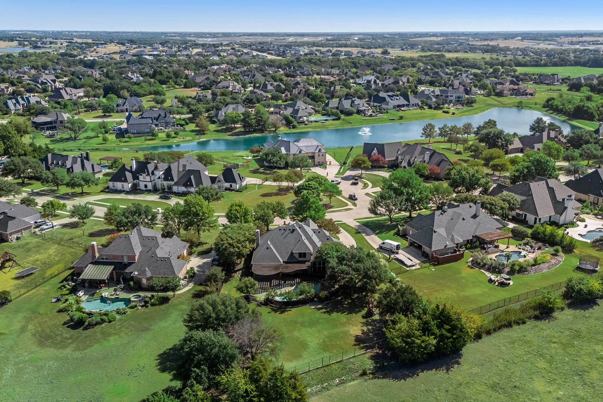 Single Family Residence For Sale in Rockwall County , 148 Stoneleigh Drive, Heath, Texas 75032, 4 Bedroom, 4 Bathroom, 3 Garage spaces, 3,400 Sqft, built in 2002, mls#21363822, Real Estate Agent in Heath, Homes For Sale in Rockwall county, Homes For Sale in Heath, Realtor in Heath Texas, Real Estate Brokerage Independent Realty Texas, Luminita Cordes Realtor