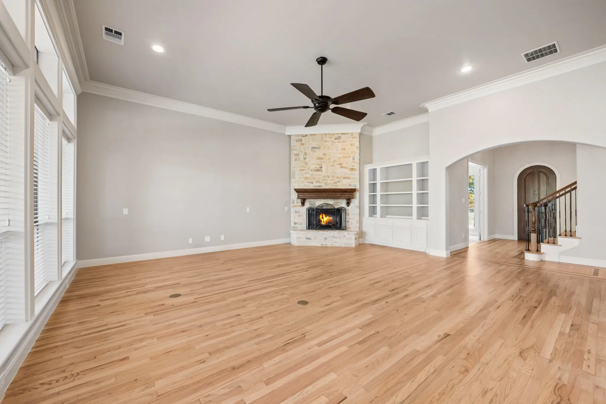 Single Family Residence For Sale in Rockwall County , 148 Stoneleigh Drive, Heath, Texas 75032, 4 Bedroom, 4 Bathroom, 3 Garage spaces, 3,400 Sqft, built in 2002, mls#21363822, Real Estate Agent in Heath, Homes For Sale in Rockwall county, Homes For Sale in Heath, Realtor in Heath Texas, Real Estate Brokerage Independent Realty Texas, Luminita Cordes Realtor