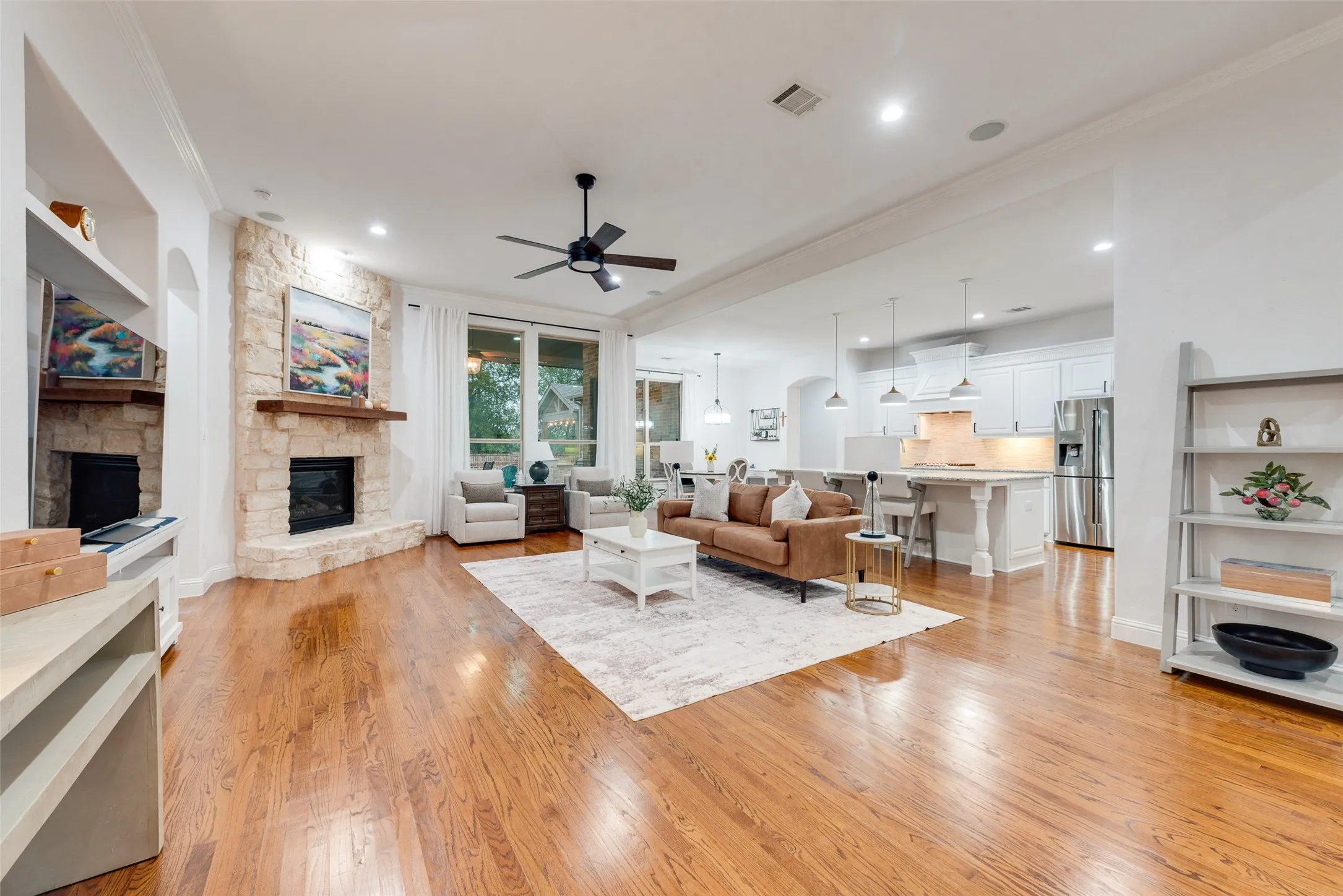 Single Family Residence For Sale in Tarrant County , 409 Rawhide Path, Keller, Texas 76248, 3 Bedroom, 3 Bathroom, 3 Garage spaces, 3,339 Sqft, built in 2012, mls#21384086, Real Estate Agent in Keller, Homes For Sale in Tarrant county, Homes For Sale in Keller, Realtor in Keller Texas, Real Estate Brokerage Independent Realty Texas, Luminita Cordes Realtor