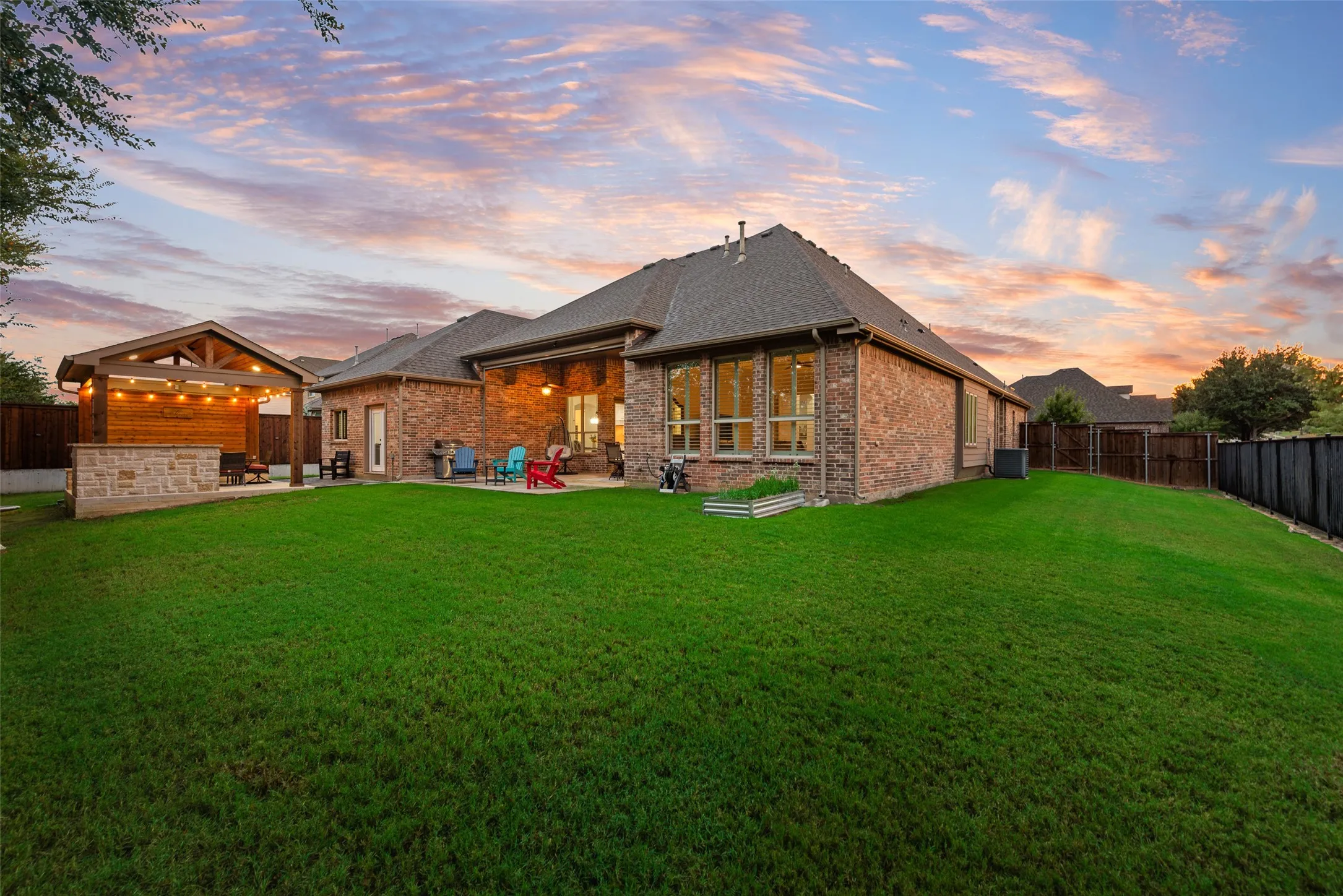 Single Family Residence For Sale in Tarrant County , 409 Rawhide Path, Keller, Texas 76248, 3 Bedroom, 3 Bathroom, 3 Garage spaces, 3,339 Sqft, built in 2012, mls#21384086, Real Estate Agent in Keller, Homes For Sale in Tarrant county, Homes For Sale in Keller, Realtor in Keller Texas, Real Estate Brokerage Independent Realty Texas, Luminita Cordes Realtor