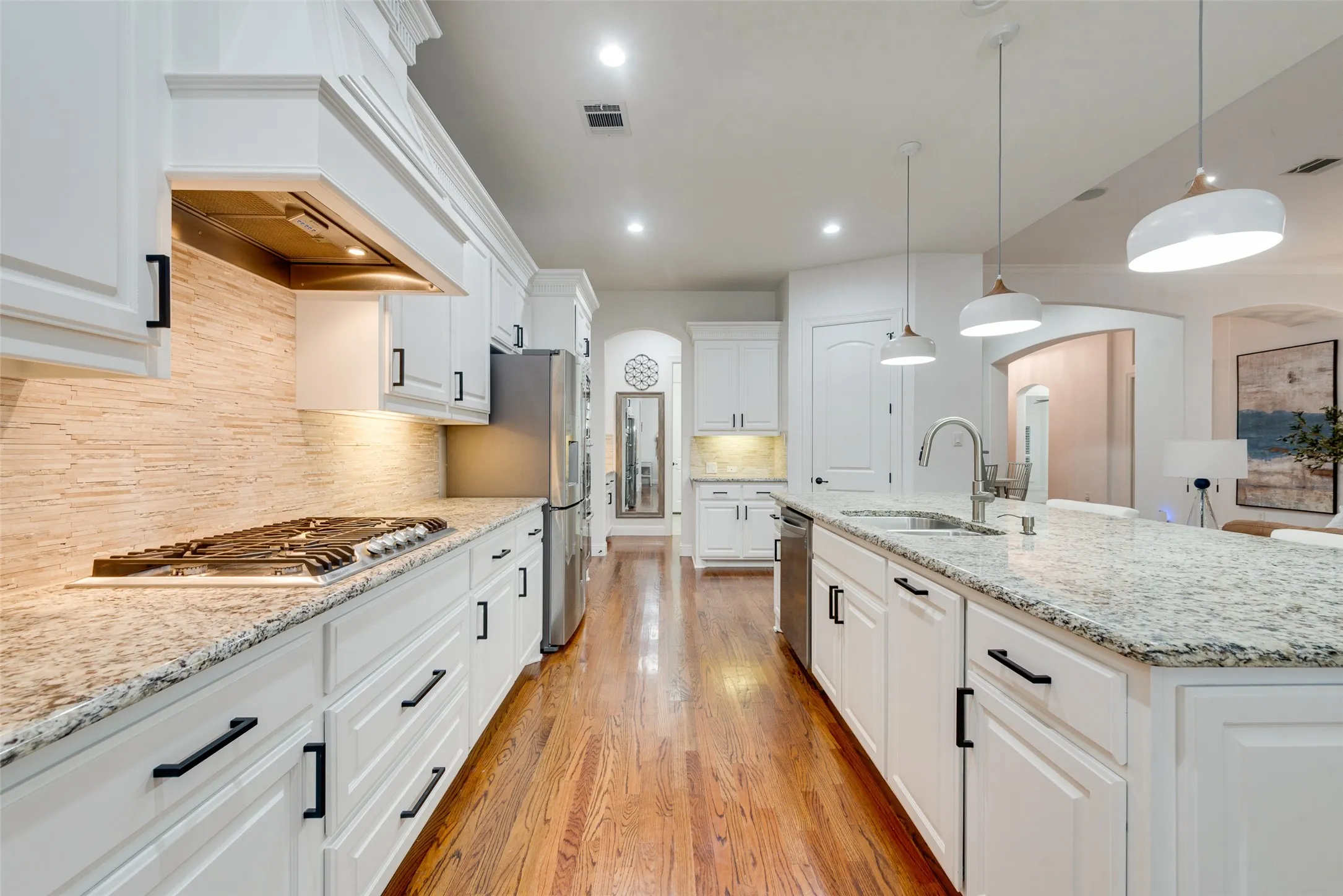 Single Family Residence For Sale in Tarrant County , 409 Rawhide Path, Keller, Texas 76248, 3 Bedroom, 3 Bathroom, 3 Garage spaces, 3,339 Sqft, built in 2012, mls#21384086, Real Estate Agent in Keller, Homes For Sale in Tarrant county, Homes For Sale in Keller, Realtor in Keller Texas, Real Estate Brokerage Independent Realty Texas, Luminita Cordes Realtor