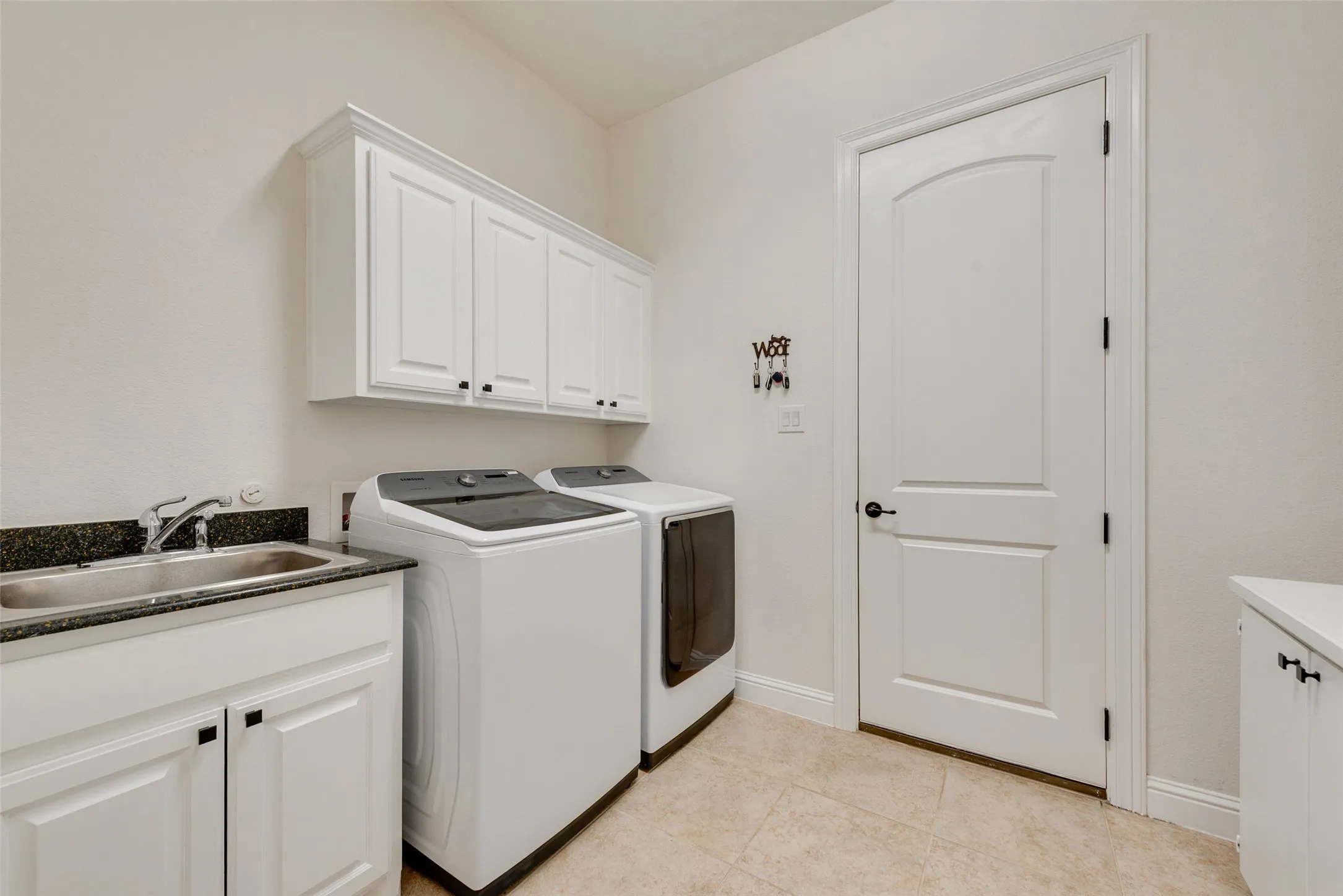 Single Family Residence For Sale in Tarrant County , 409 Rawhide Path, Keller, Texas 76248, 3 Bedroom, 3 Bathroom, 3 Garage spaces, 3,339 Sqft, built in 2012, mls#21384086, Real Estate Agent in Keller, Homes For Sale in Tarrant county, Homes For Sale in Keller, Realtor in Keller Texas, Real Estate Brokerage Independent Realty Texas, Luminita Cordes Realtor