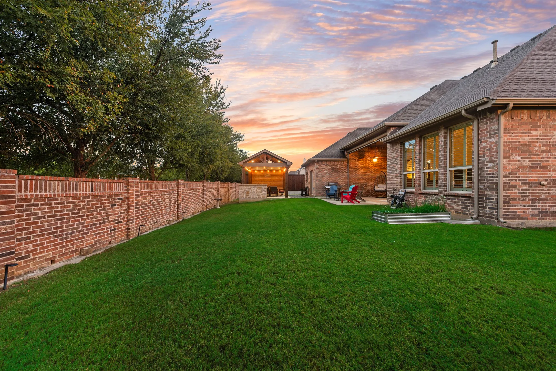Single Family Residence For Sale in Tarrant County , 409 Rawhide Path, Keller, Texas 76248, 3 Bedroom, 3 Bathroom, 3 Garage spaces, 3,339 Sqft, built in 2012, mls#21384086, Real Estate Agent in Keller, Homes For Sale in Tarrant county, Homes For Sale in Keller, Realtor in Keller Texas, Real Estate Brokerage Independent Realty Texas, Luminita Cordes Realtor
