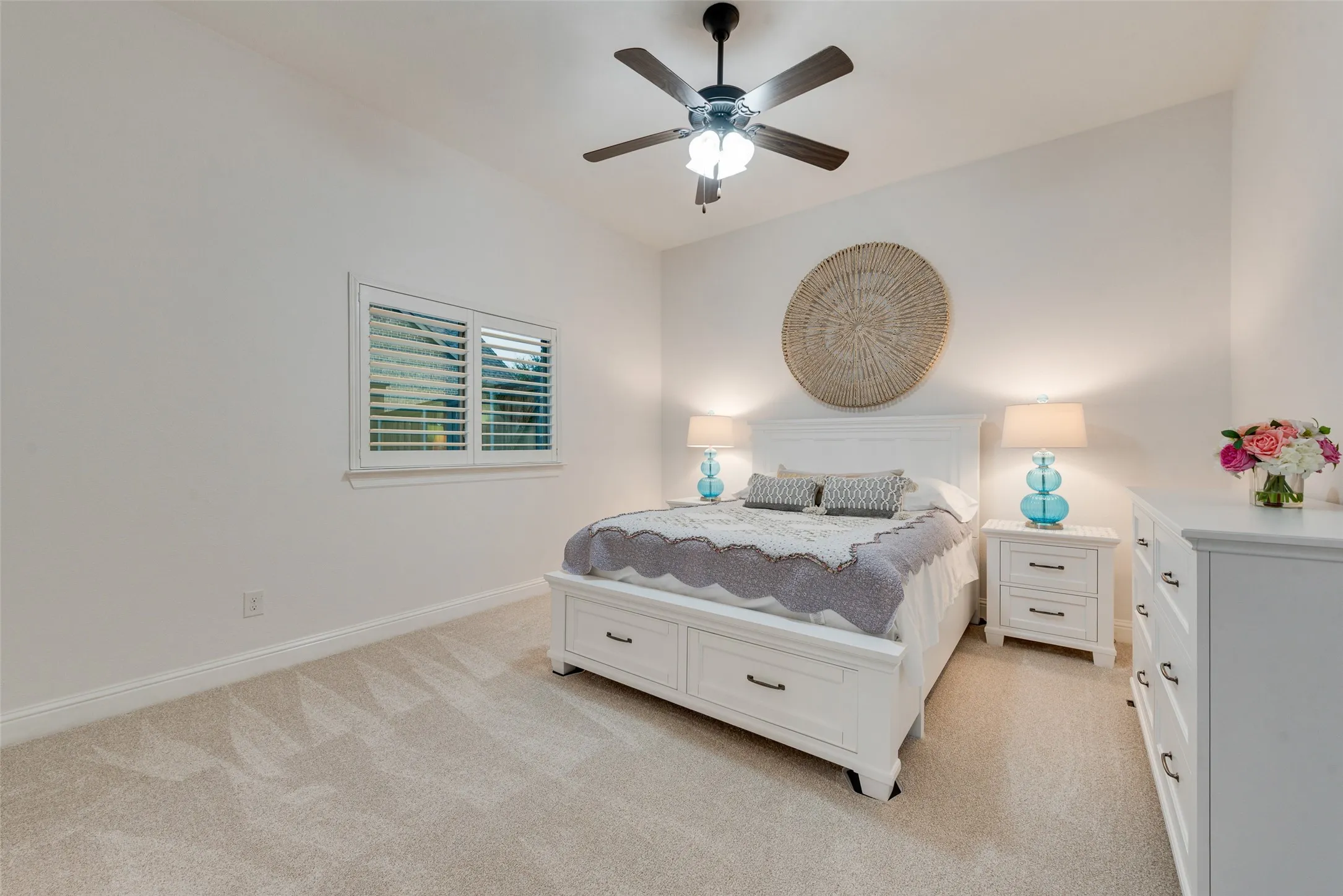 Single Family Residence For Sale in Tarrant County , 409 Rawhide Path, Keller, Texas 76248, 3 Bedroom, 3 Bathroom, 3 Garage spaces, 3,339 Sqft, built in 2012, mls#21384086, Real Estate Agent in Keller, Homes For Sale in Tarrant county, Homes For Sale in Keller, Realtor in Keller Texas, Real Estate Brokerage Independent Realty Texas, Luminita Cordes Realtor