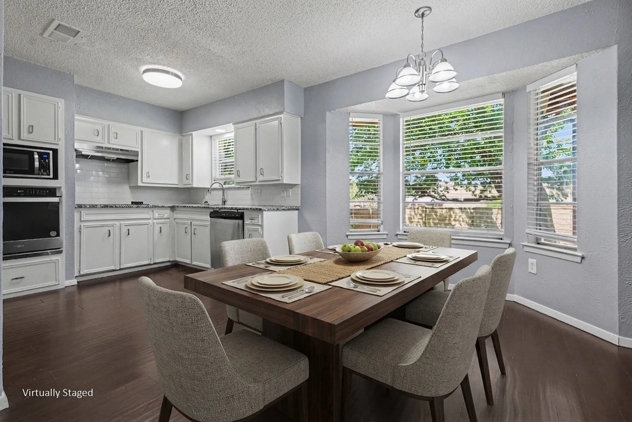 Single Family Residence For Sale in Tarrant County , 405 Sixpence Lane, Euless, Texas 76039, 3 Bedroom, 2 Bathroom, 2 Garage spaces, 1,569 Sqft, built in 1981, mls#21384188, Real Estate Agent in Euless, Homes For Sale in Tarrant county, Homes For Sale in Euless, Realtor in Euless Texas, Real Estate Brokerage Independent Realty Texas, Luminita Cordes Realtor