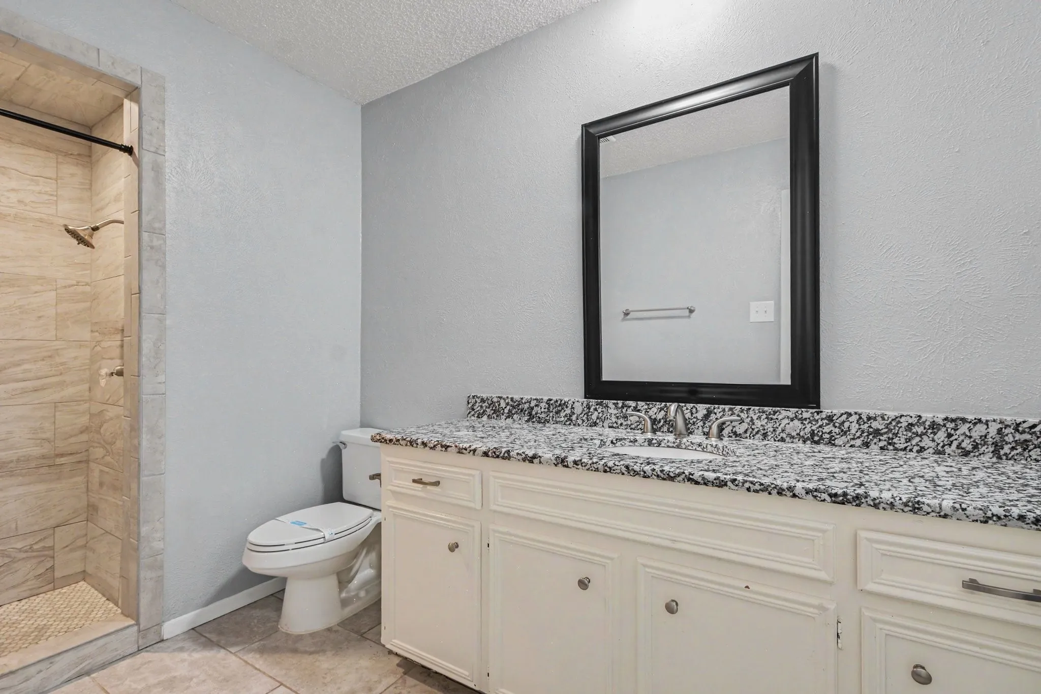 Single Family Residence For Sale in Tarrant County , 405 Sixpence Lane, Euless, Texas 76039, 3 Bedroom, 2 Bathroom, 2 Garage spaces, 1,569 Sqft, built in 1981, mls#21384188, Real Estate Agent in Euless, Homes For Sale in Tarrant county, Homes For Sale in Euless, Realtor in Euless Texas, Real Estate Brokerage Independent Realty Texas, Luminita Cordes Realtor