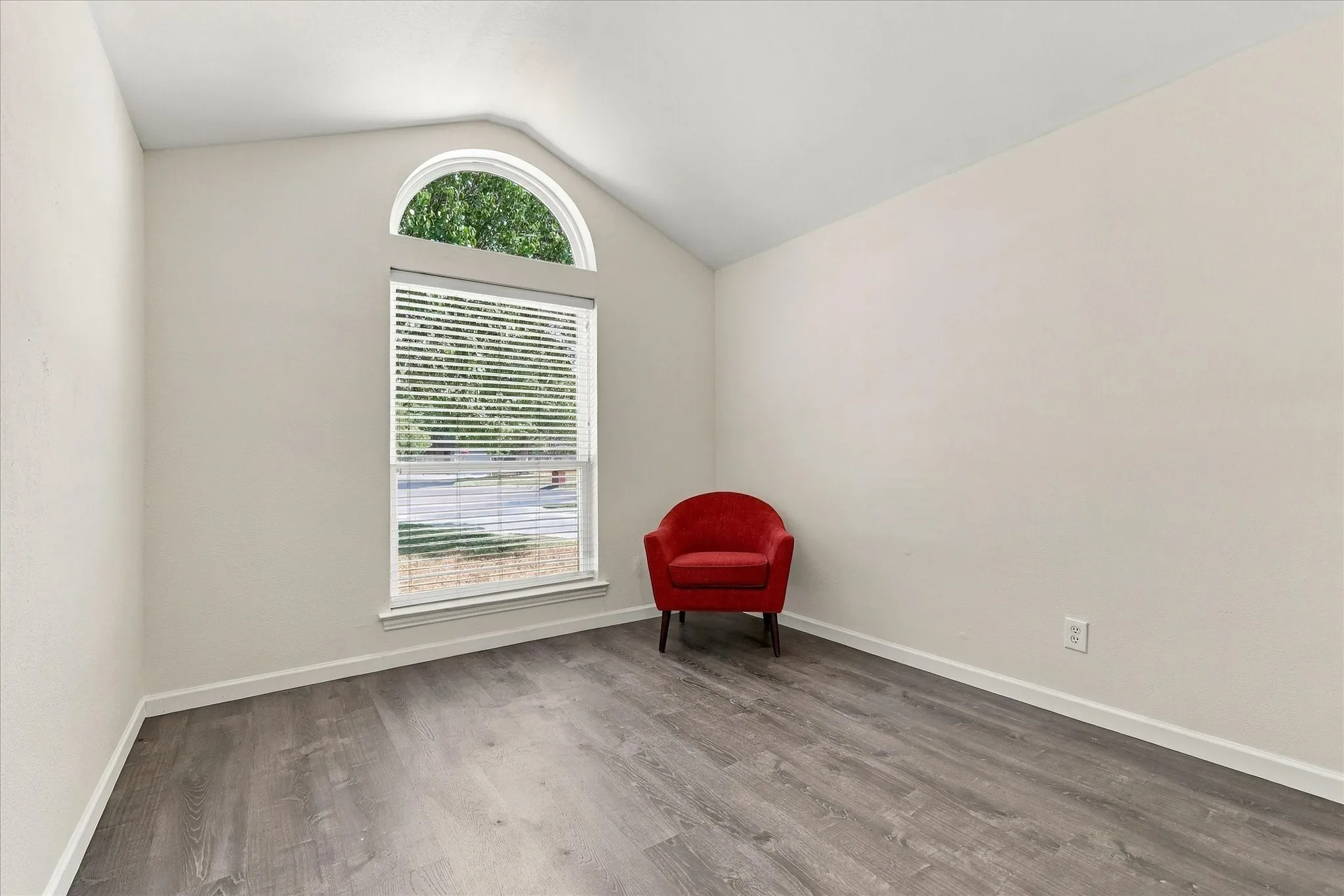 Single Family Residence For Sale in Denton County , 4901 Superior Court, Flower Mound, Texas 75028, 3 Bedroom, 2 Bathroom, 2 Garage spaces, 1,465 Sqft, built in 1993, mls#21384353, Real Estate Agent in Flower Mound, Homes For Sale in Denton county, Homes For Sale in Flower Mound, Realtor in Flower Mound Texas, Real Estate Brokerage Independent Realty Texas, Luminita Cordes Realtor