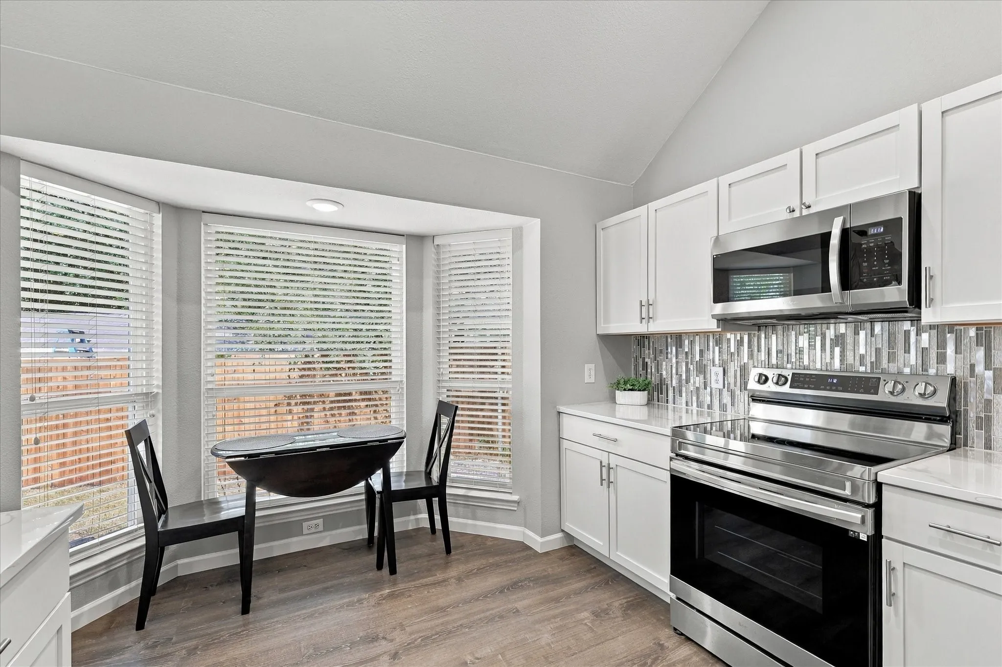 Single Family Residence For Sale in Denton County , 4901 Superior Court, Flower Mound, Texas 75028, 3 Bedroom, 2 Bathroom, 2 Garage spaces, 1,465 Sqft, built in 1993, mls#21384353, Real Estate Agent in Flower Mound, Homes For Sale in Denton county, Homes For Sale in Flower Mound, Realtor in Flower Mound Texas, Real Estate Brokerage Independent Realty Texas, Luminita Cordes Realtor