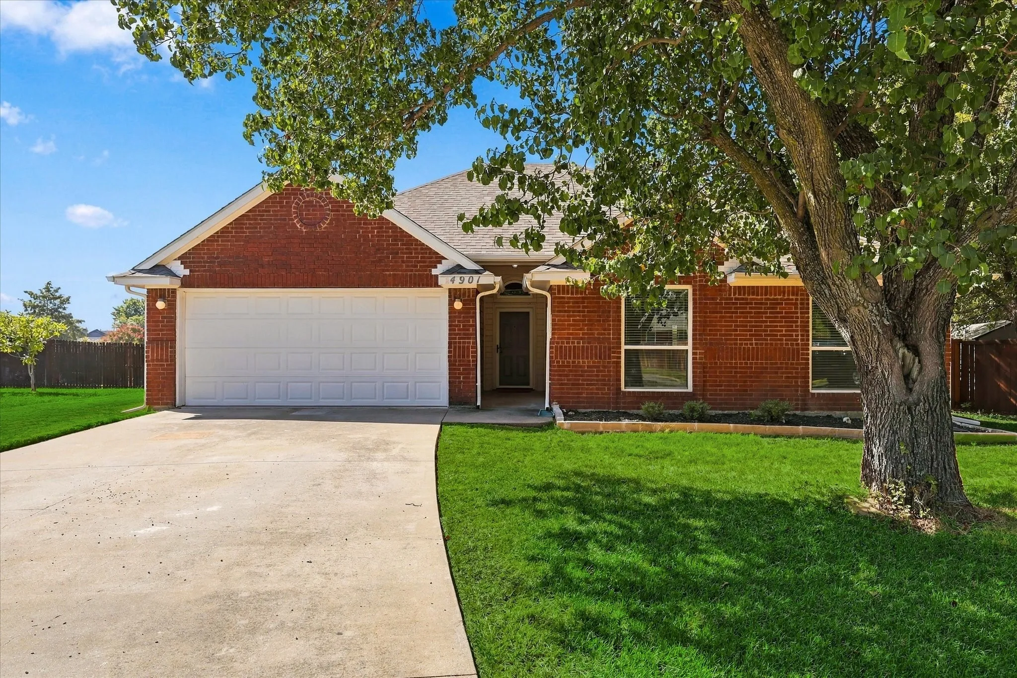 4901 Superior Court is an inviting home nestled in Flower Mound's Prairie Creek community.
