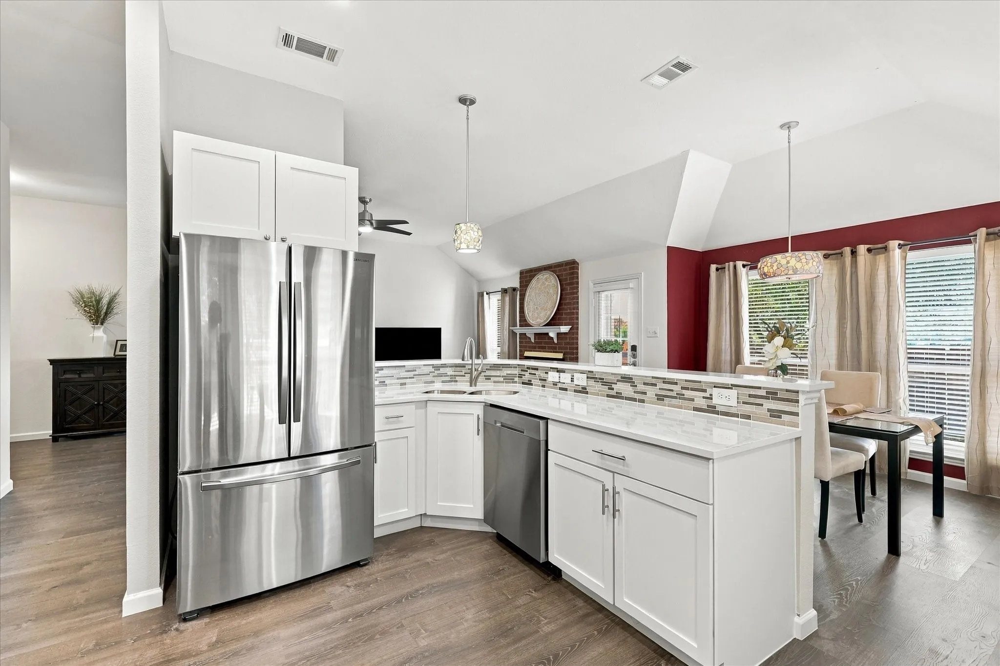Single Family Residence For Sale in Denton County , 4901 Superior Court, Flower Mound, Texas 75028, 3 Bedroom, 2 Bathroom, 2 Garage spaces, 1,465 Sqft, built in 1993, mls#21384353, Real Estate Agent in Flower Mound, Homes For Sale in Denton county, Homes For Sale in Flower Mound, Realtor in Flower Mound Texas, Real Estate Brokerage Independent Realty Texas, Luminita Cordes Realtor