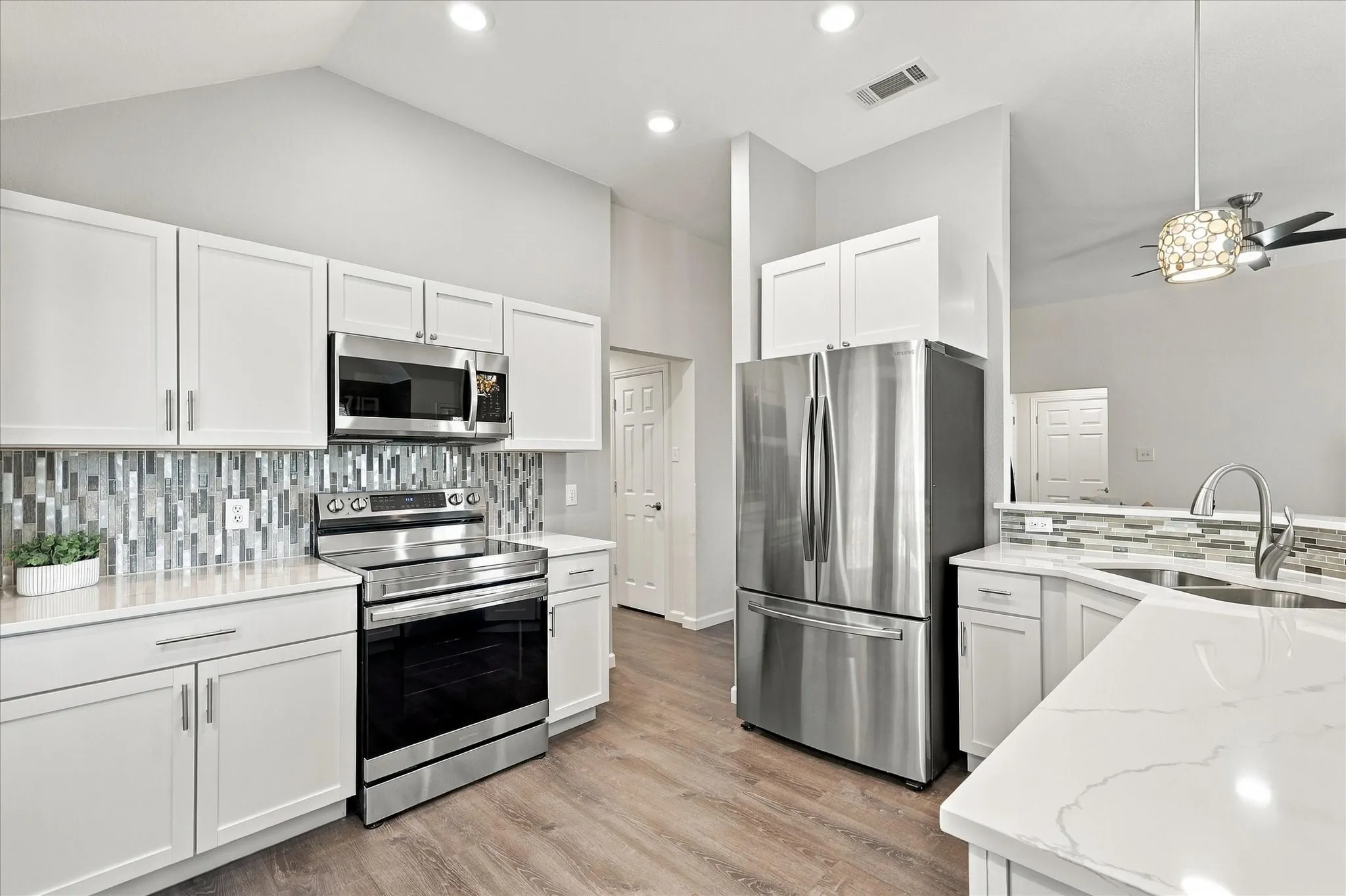 Single Family Residence For Sale in Denton County , 4901 Superior Court, Flower Mound, Texas 75028, 3 Bedroom, 2 Bathroom, 2 Garage spaces, 1,465 Sqft, built in 1993, mls#21384353, Real Estate Agent in Flower Mound, Homes For Sale in Denton county, Homes For Sale in Flower Mound, Realtor in Flower Mound Texas, Real Estate Brokerage Independent Realty Texas, Luminita Cordes Realtor