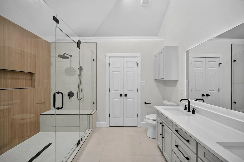 Single Family Residence For Sale in Denton County , 141 Baird Circle, Highland Village, Texas 75077, 3 Bedroom, 2 Bathroom, 2 Garage spaces, 1,842 Sqft, built in 1986, mls#21384272, Real Estate Agent in Highland Village, Homes For Sale in Denton county, Homes For Sale in Highland Village, Realtor in Highland Village Texas, Real Estate Brokerage Independent Realty Texas, Luminita Cordes Realtor