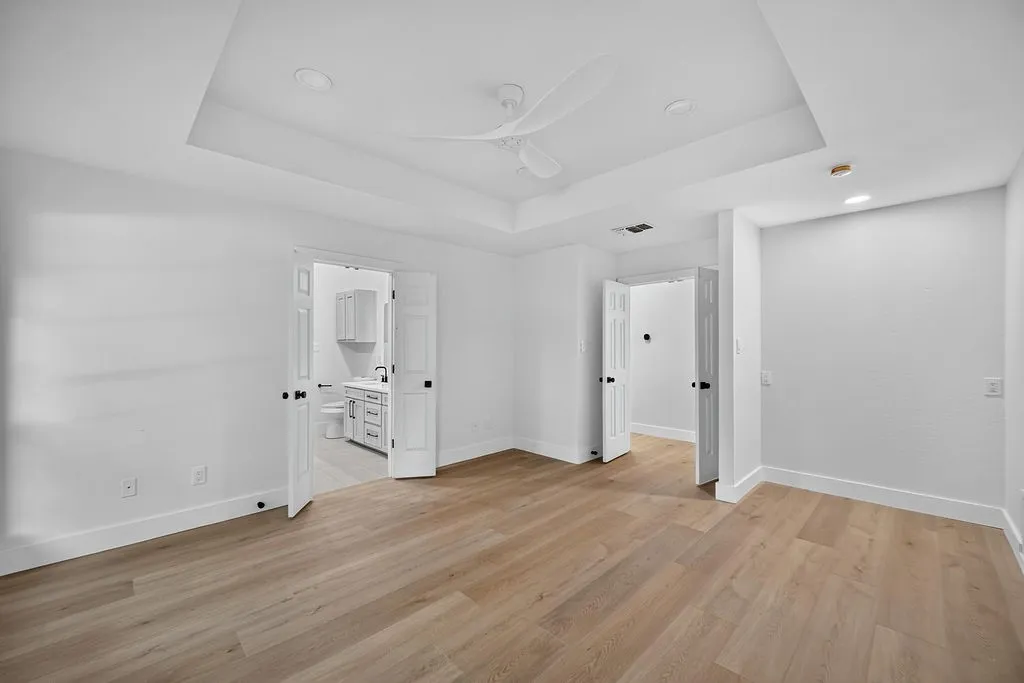 Single Family Residence For Sale in Denton County , 141 Baird Circle, Highland Village, Texas 75077, 3 Bedroom, 2 Bathroom, 2 Garage spaces, 1,842 Sqft, built in 1986, mls#21384272, Real Estate Agent in Highland Village, Homes For Sale in Denton county, Homes For Sale in Highland Village, Realtor in Highland Village Texas, Real Estate Brokerage Independent Realty Texas, Luminita Cordes Realtor