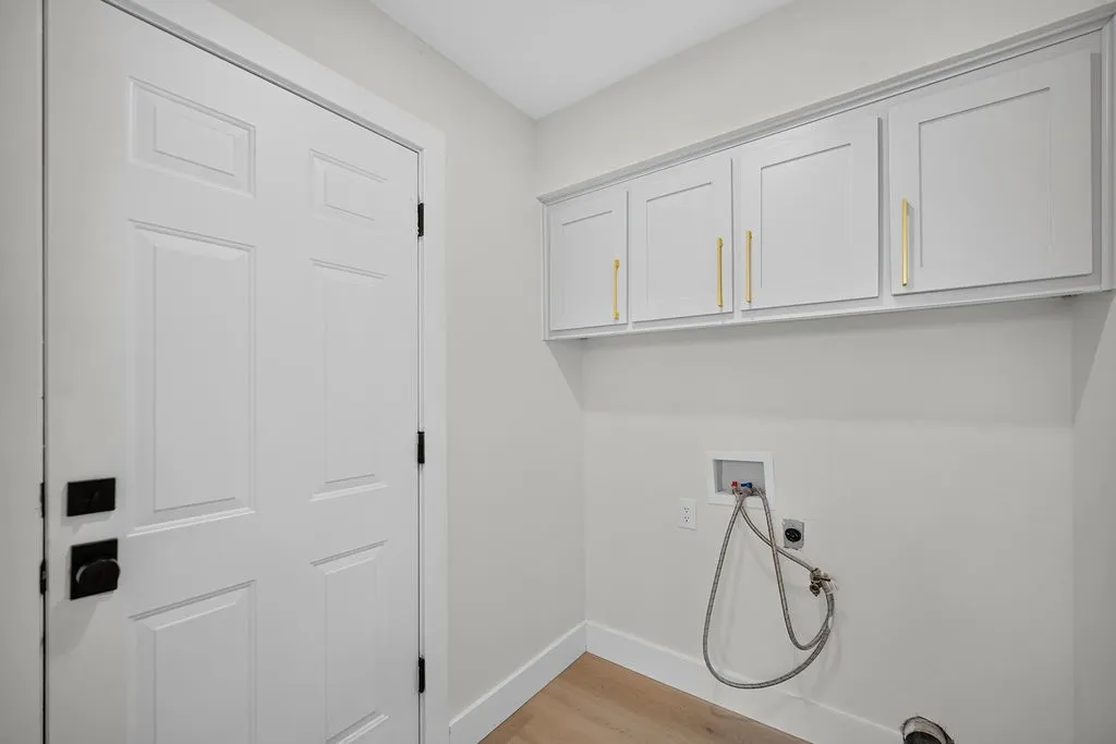 Single Family Residence For Sale in Denton County , 141 Baird Circle, Highland Village, Texas 75077, 3 Bedroom, 2 Bathroom, 2 Garage spaces, 1,842 Sqft, built in 1986, mls#21384272, Real Estate Agent in Highland Village, Homes For Sale in Denton county, Homes For Sale in Highland Village, Realtor in Highland Village Texas, Real Estate Brokerage Independent Realty Texas, Luminita Cordes Realtor