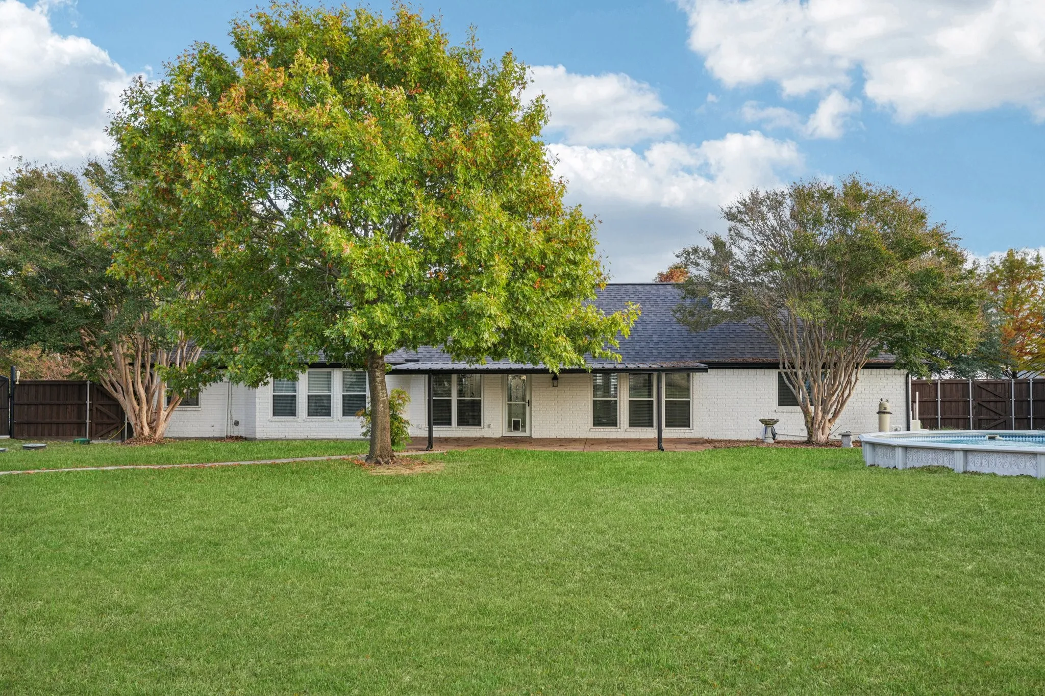 Single Family Residence For Rent in Kaufman County , 10072 Manor Way, Forney, Texas 75126, 3 Bedroom, 2 Bathroom, 2 Garage spaces, 1,894 Sqft, built in 1998, mls#21374240, Real Estate Agent in Forney, Homes For Rent in Kaufman county, Homes For Rent in Forney, Realtor in Forney Texas, Real Estate Brokerage Independent Realty Texas, Luminita Cordes Realtor