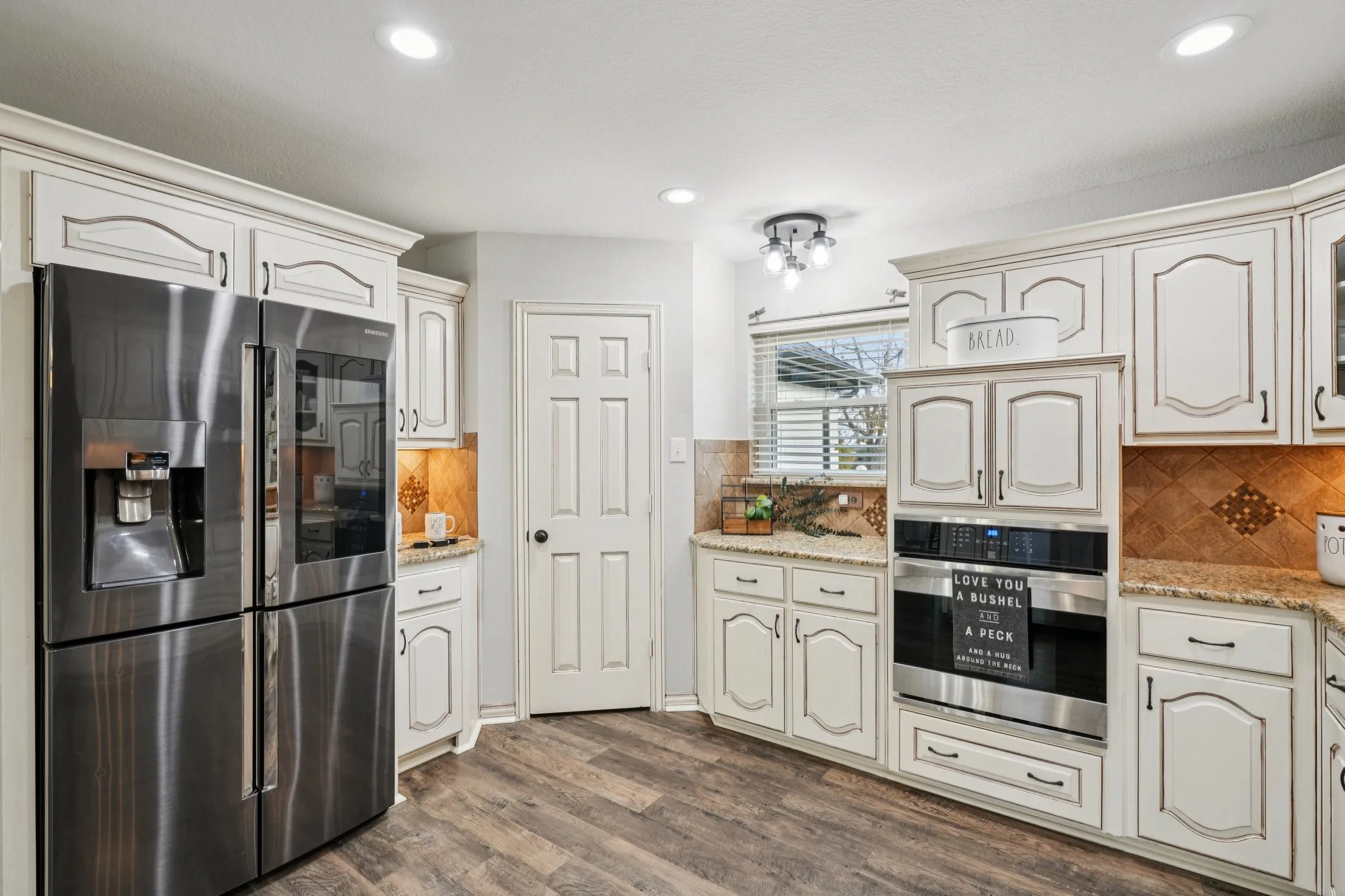 Single Family Residence For Rent in Kaufman County , 10072 Manor Way, Forney, Texas 75126, 3 Bedroom, 2 Bathroom, 2 Garage spaces, 1,894 Sqft, built in 1998, mls#21374240, Real Estate Agent in Forney, Homes For Rent in Kaufman county, Homes For Rent in Forney, Realtor in Forney Texas, Real Estate Brokerage Independent Realty Texas, Luminita Cordes Realtor