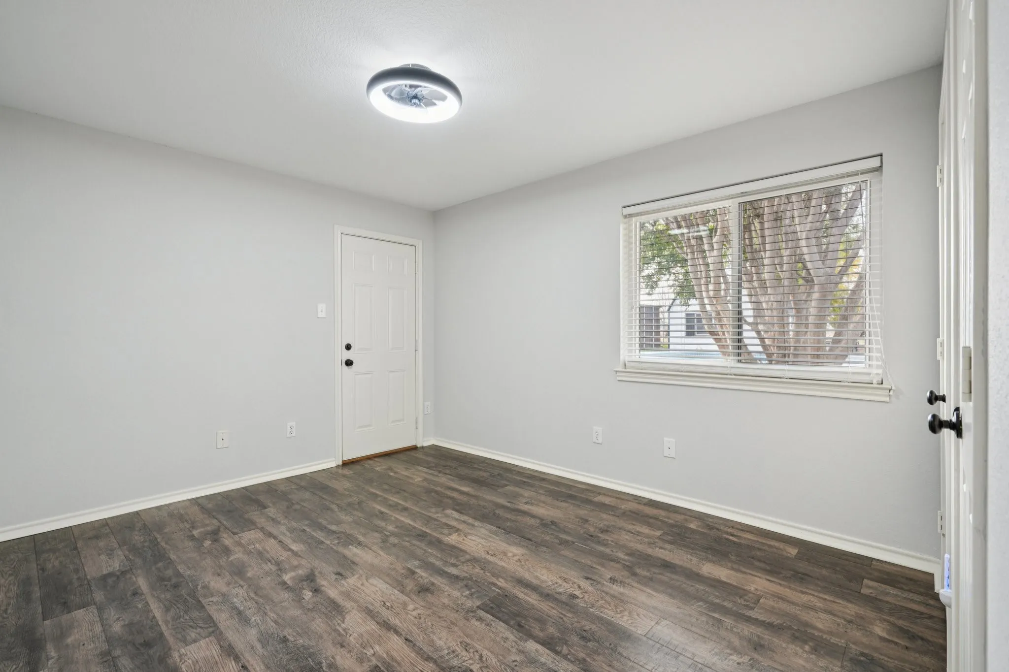 Single Family Residence For Rent in Kaufman County , 10072 Manor Way, Forney, Texas 75126, 3 Bedroom, 2 Bathroom, 2 Garage spaces, 1,894 Sqft, built in 1998, mls#21374240, Real Estate Agent in Forney, Homes For Rent in Kaufman county, Homes For Rent in Forney, Realtor in Forney Texas, Real Estate Brokerage Independent Realty Texas, Luminita Cordes Realtor