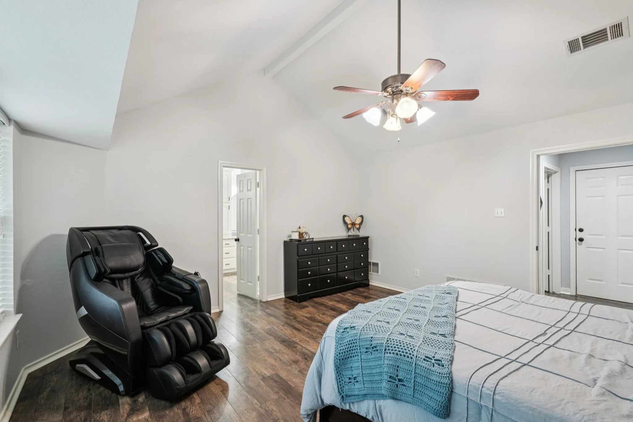 Single Family Residence For Rent in Kaufman County , 10072 Manor Way, Forney, Texas 75126, 3 Bedroom, 2 Bathroom, 2 Garage spaces, 1,894 Sqft, built in 1998, mls#21374240, Real Estate Agent in Forney, Homes For Rent in Kaufman county, Homes For Rent in Forney, Realtor in Forney Texas, Real Estate Brokerage Independent Realty Texas, Luminita Cordes Realtor