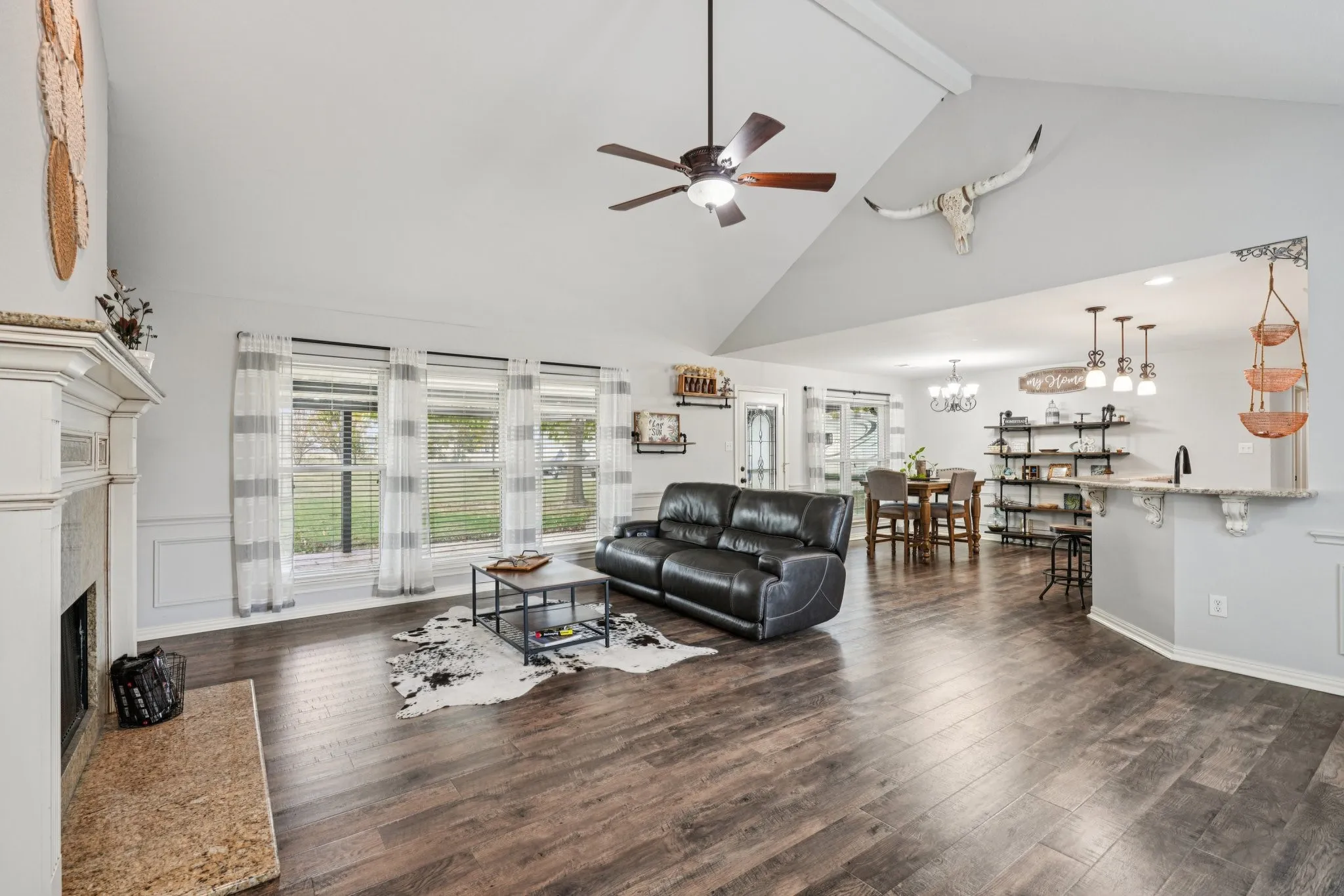 Single Family Residence For Rent in Kaufman County , 10072 Manor Way, Forney, Texas 75126, 3 Bedroom, 2 Bathroom, 2 Garage spaces, 1,894 Sqft, built in 1998, mls#21374240, Real Estate Agent in Forney, Homes For Rent in Kaufman county, Homes For Rent in Forney, Realtor in Forney Texas, Real Estate Brokerage Independent Realty Texas, Luminita Cordes Realtor