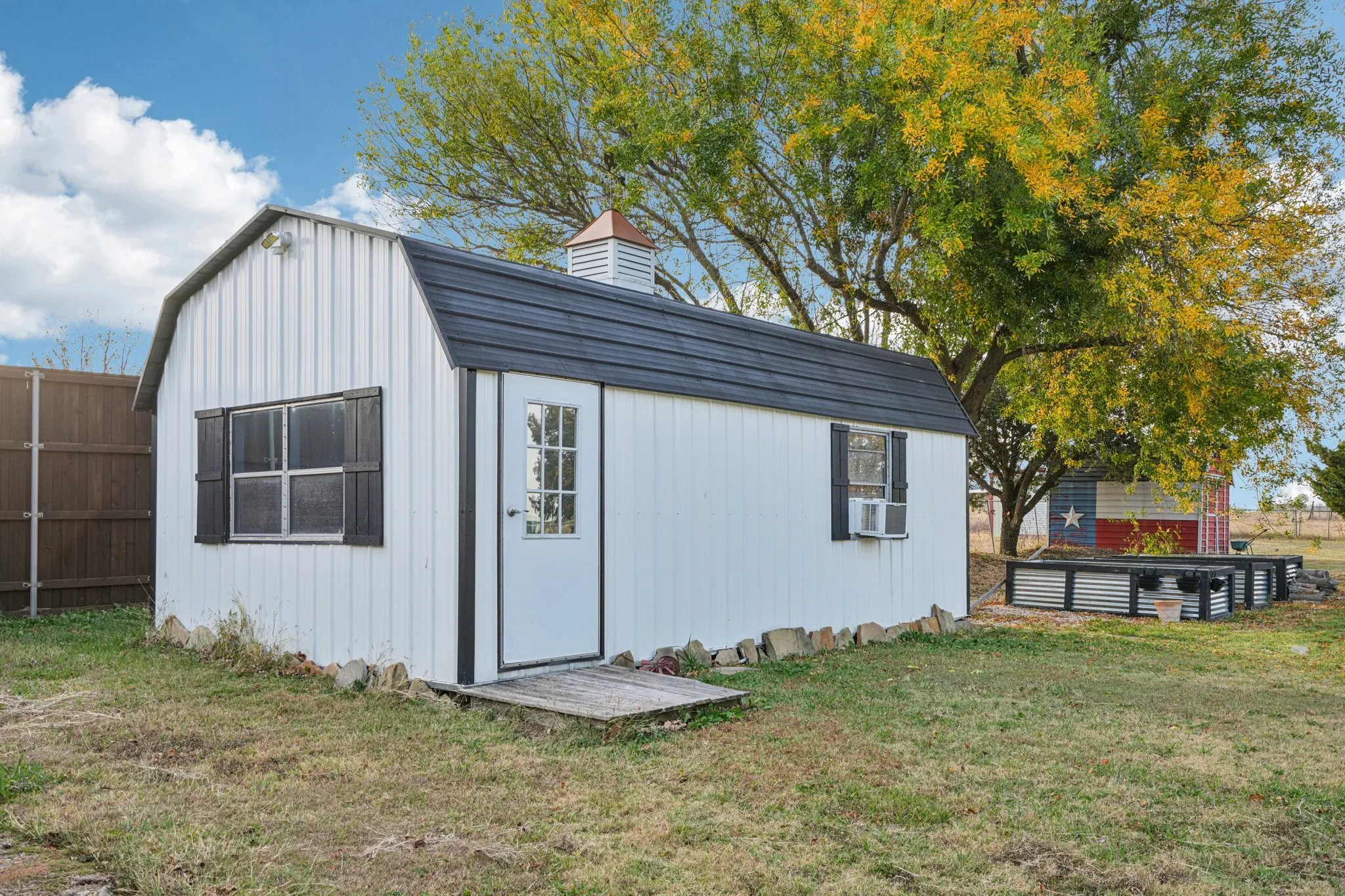 Single Family Residence For Rent in Kaufman County , 10072 Manor Way, Forney, Texas 75126, 3 Bedroom, 2 Bathroom, 2 Garage spaces, 1,894 Sqft, built in 1998, mls#21374240, Real Estate Agent in Forney, Homes For Rent in Kaufman county, Homes For Rent in Forney, Realtor in Forney Texas, Real Estate Brokerage Independent Realty Texas, Luminita Cordes Realtor