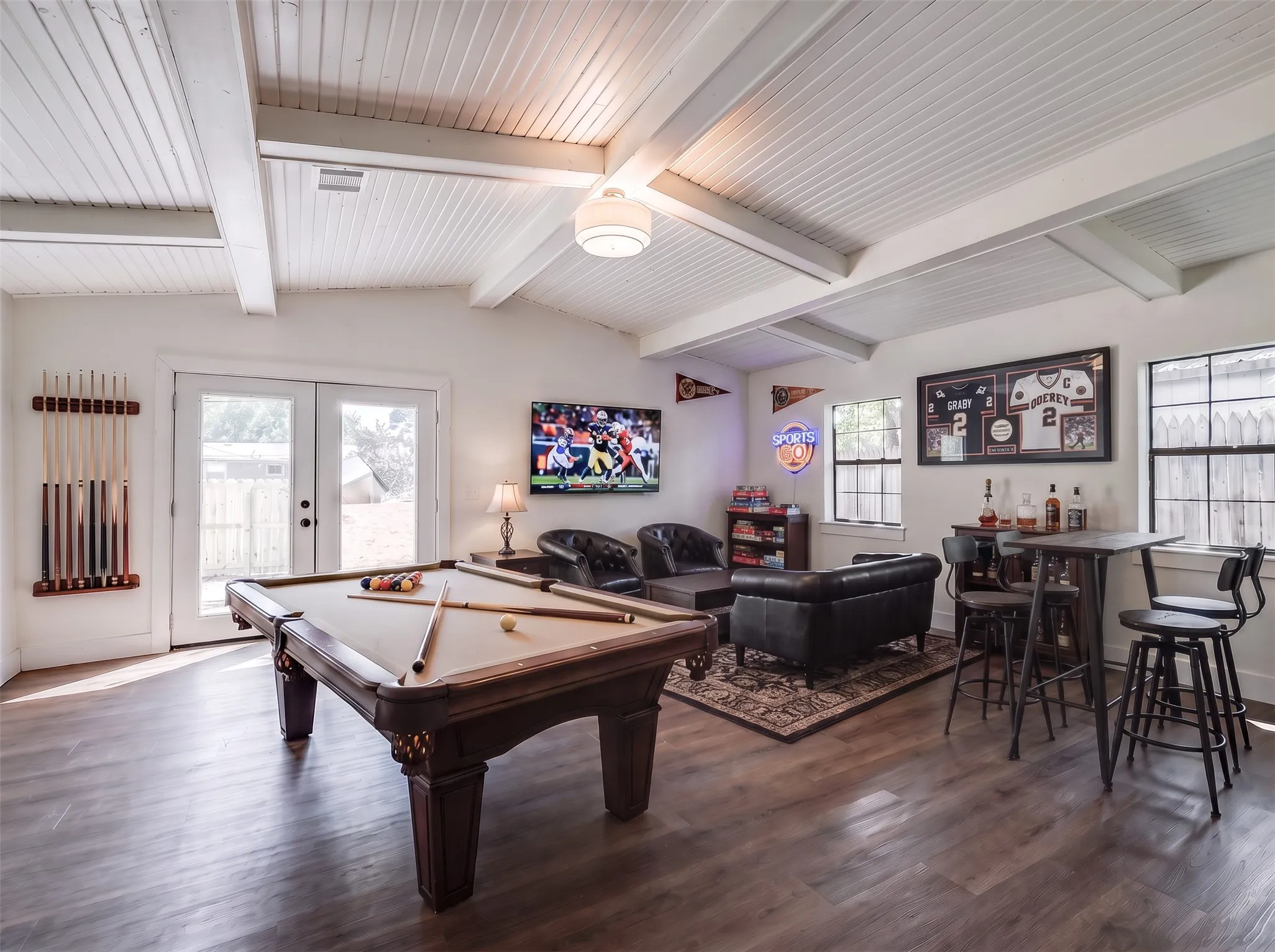 Single Family Residence For Sale in Dallas County , 10618 Cotillion Drive, Dallas, Texas 75228, 3 Bedroom, 2 Bathroom, 1 Garage spaces, 1,975 Sqft, built in 1954, mls#21383412, Real Estate Agent in Dallas, Homes For Sale in Dallas county, Homes For Sale in Dallas, Realtor in Dallas Texas, Real Estate Brokerage Independent Realty Texas, Luminita Cordes Realtor