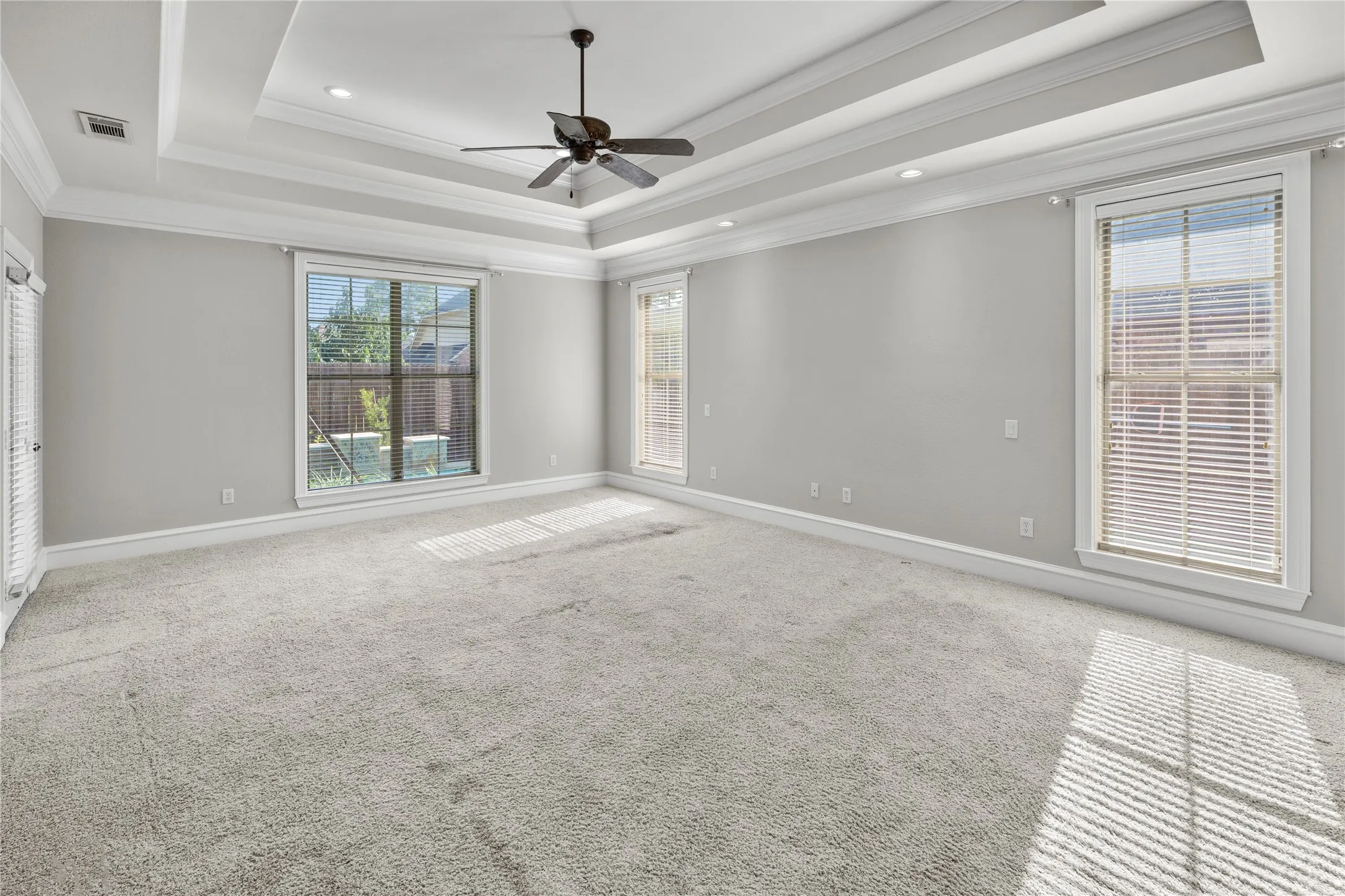 Single Family Residence For Sale in Smith County , 2322 Kingsmill Circle, Tyler, Texas 75703, 4 Bedroom, 4 Bathroom, 3 Garage spaces, 3,556 Sqft, built in 2004, mls#21384369, Real Estate Agent in Tyler, Homes For Sale in Smith county, Homes For Sale in Tyler, Realtor in Tyler Texas, Real Estate Brokerage Independent Realty Texas, Luminita Cordes Realtor