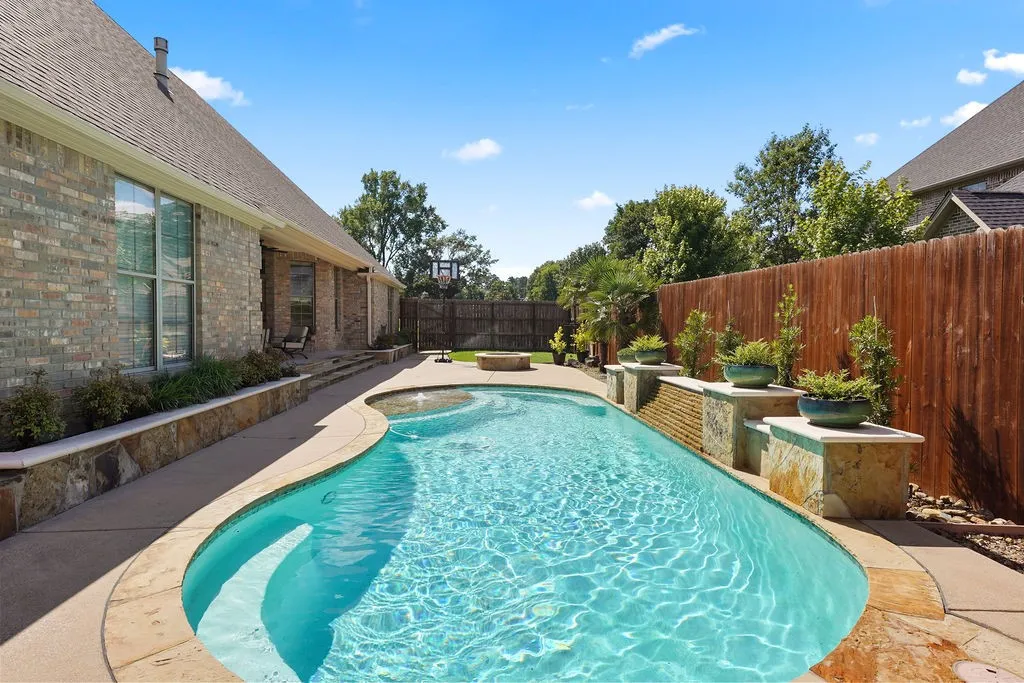 Single Family Residence For Sale in Smith County , 2322 Kingsmill Circle, Tyler, Texas 75703, 4 Bedroom, 4 Bathroom, 3 Garage spaces, 3,556 Sqft, built in 2004, mls#21384369, Real Estate Agent in Tyler, Homes For Sale in Smith county, Homes For Sale in Tyler, Realtor in Tyler Texas, Real Estate Brokerage Independent Realty Texas, Luminita Cordes Realtor
