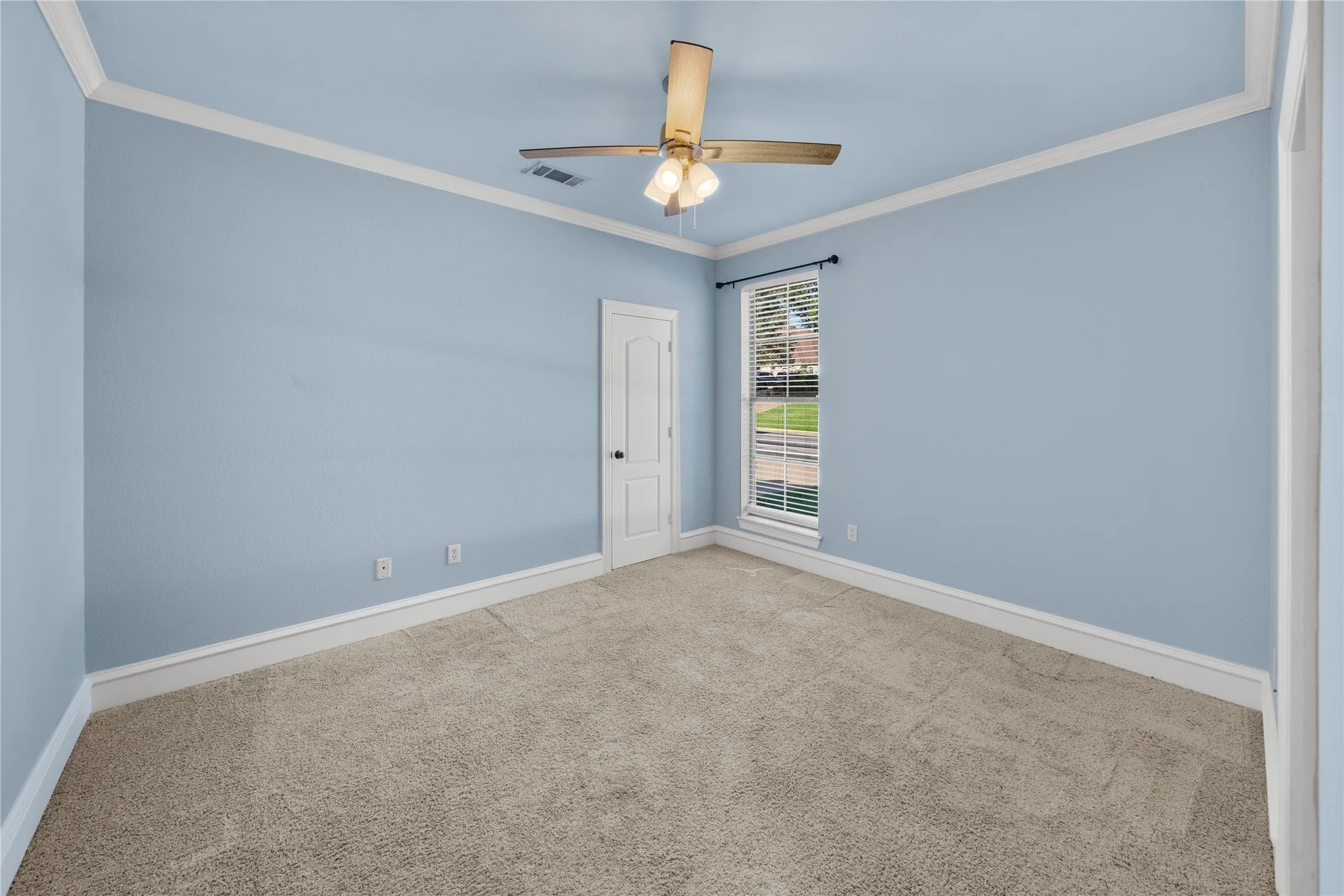 Single Family Residence For Sale in Smith County , 2322 Kingsmill Circle, Tyler, Texas 75703, 4 Bedroom, 4 Bathroom, 3 Garage spaces, 3,556 Sqft, built in 2004, mls#21384369, Real Estate Agent in Tyler, Homes For Sale in Smith county, Homes For Sale in Tyler, Realtor in Tyler Texas, Real Estate Brokerage Independent Realty Texas, Luminita Cordes Realtor