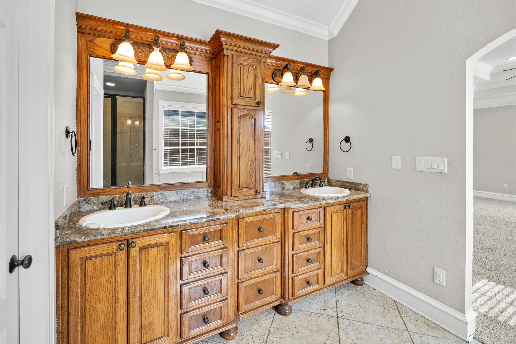 Single Family Residence For Sale in Smith County , 2322 Kingsmill Circle, Tyler, Texas 75703, 4 Bedroom, 4 Bathroom, 3 Garage spaces, 3,556 Sqft, built in 2004, mls#21384369, Real Estate Agent in Tyler, Homes For Sale in Smith county, Homes For Sale in Tyler, Realtor in Tyler Texas, Real Estate Brokerage Independent Realty Texas, Luminita Cordes Realtor