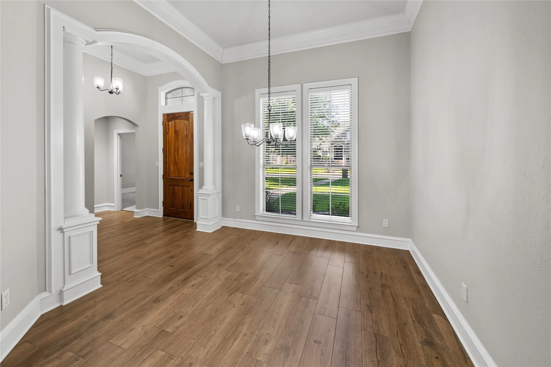 Single Family Residence For Sale in Smith County , 2322 Kingsmill Circle, Tyler, Texas 75703, 4 Bedroom, 4 Bathroom, 3 Garage spaces, 3,556 Sqft, built in 2004, mls#21384369, Real Estate Agent in Tyler, Homes For Sale in Smith county, Homes For Sale in Tyler, Realtor in Tyler Texas, Real Estate Brokerage Independent Realty Texas, Luminita Cordes Realtor