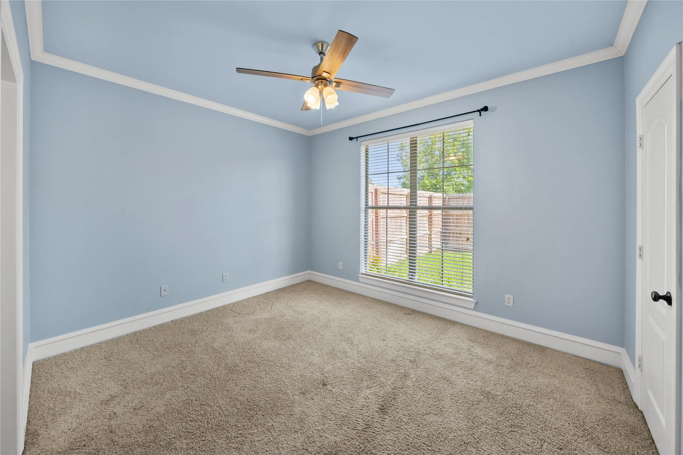 Single Family Residence For Sale in Smith County , 2322 Kingsmill Circle, Tyler, Texas 75703, 4 Bedroom, 4 Bathroom, 3 Garage spaces, 3,556 Sqft, built in 2004, mls#21384369, Real Estate Agent in Tyler, Homes For Sale in Smith county, Homes For Sale in Tyler, Realtor in Tyler Texas, Real Estate Brokerage Independent Realty Texas, Luminita Cordes Realtor