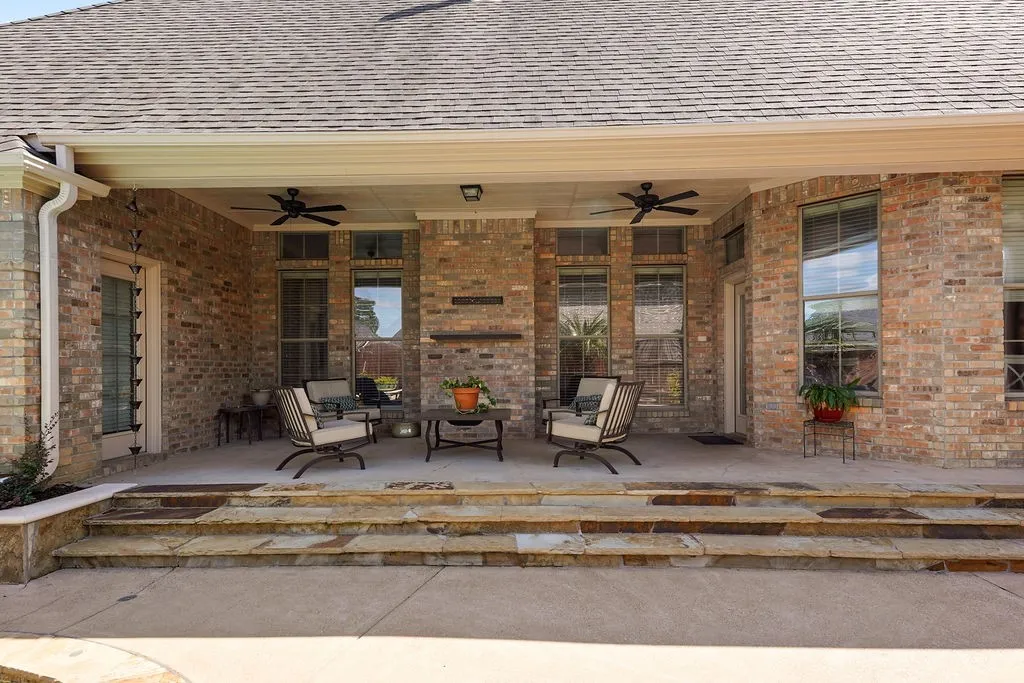 Single Family Residence For Sale in Smith County , 2322 Kingsmill Circle, Tyler, Texas 75703, 4 Bedroom, 4 Bathroom, 3 Garage spaces, 3,556 Sqft, built in 2004, mls#21384369, Real Estate Agent in Tyler, Homes For Sale in Smith county, Homes For Sale in Tyler, Realtor in Tyler Texas, Real Estate Brokerage Independent Realty Texas, Luminita Cordes Realtor