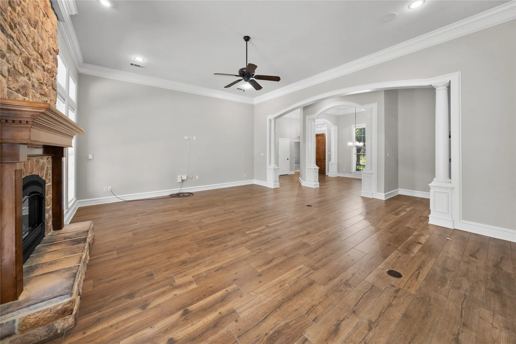 Single Family Residence For Sale in Smith County , 2322 Kingsmill Circle, Tyler, Texas 75703, 4 Bedroom, 4 Bathroom, 3 Garage spaces, 3,556 Sqft, built in 2004, mls#21384369, Real Estate Agent in Tyler, Homes For Sale in Smith county, Homes For Sale in Tyler, Realtor in Tyler Texas, Real Estate Brokerage Independent Realty Texas, Luminita Cordes Realtor