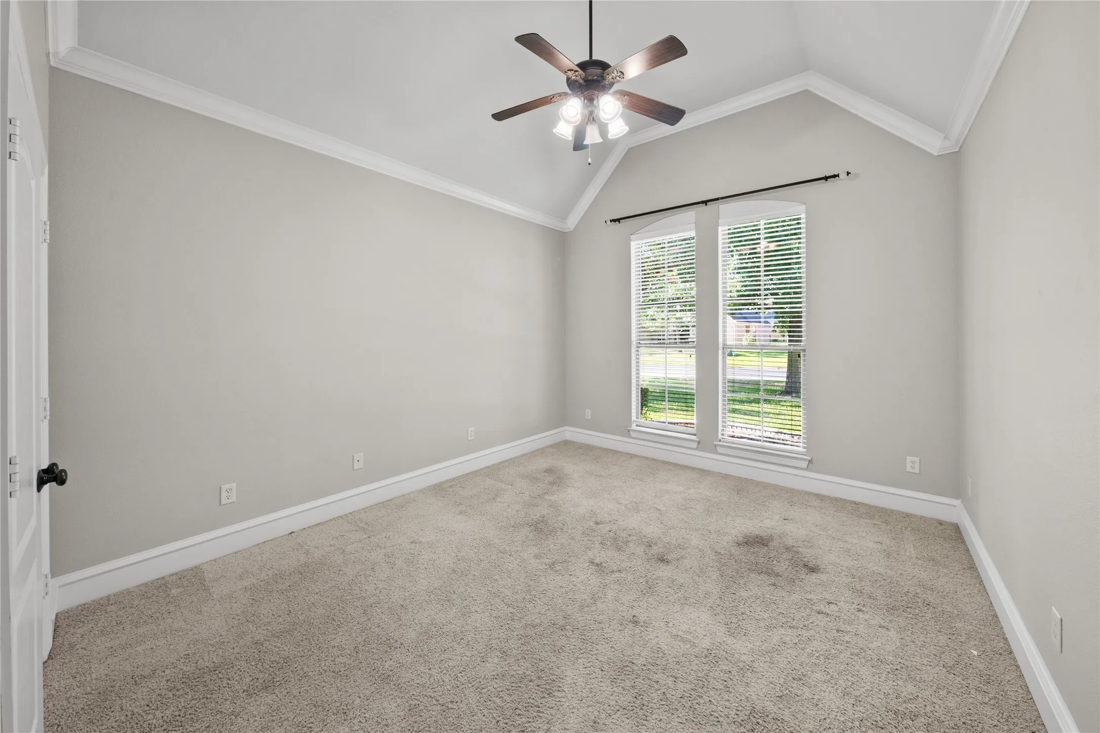 Single Family Residence For Sale in Smith County , 2322 Kingsmill Circle, Tyler, Texas 75703, 4 Bedroom, 4 Bathroom, 3 Garage spaces, 3,556 Sqft, built in 2004, mls#21384369, Real Estate Agent in Tyler, Homes For Sale in Smith county, Homes For Sale in Tyler, Realtor in Tyler Texas, Real Estate Brokerage Independent Realty Texas, Luminita Cordes Realtor