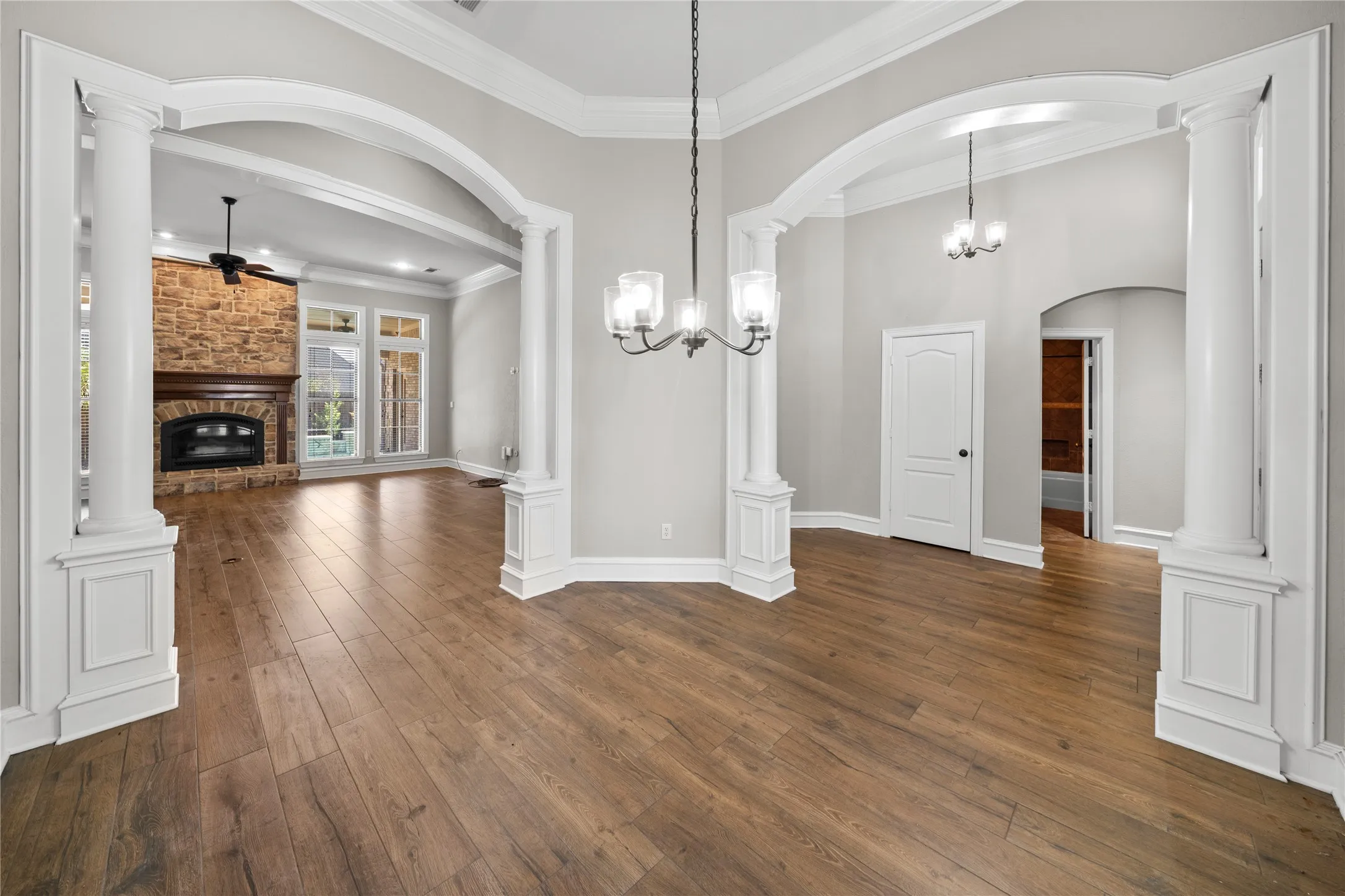 Single Family Residence For Sale in Smith County , 2322 Kingsmill Circle, Tyler, Texas 75703, 4 Bedroom, 4 Bathroom, 3 Garage spaces, 3,556 Sqft, built in 2004, mls#21384369, Real Estate Agent in Tyler, Homes For Sale in Smith county, Homes For Sale in Tyler, Realtor in Tyler Texas, Real Estate Brokerage Independent Realty Texas, Luminita Cordes Realtor
