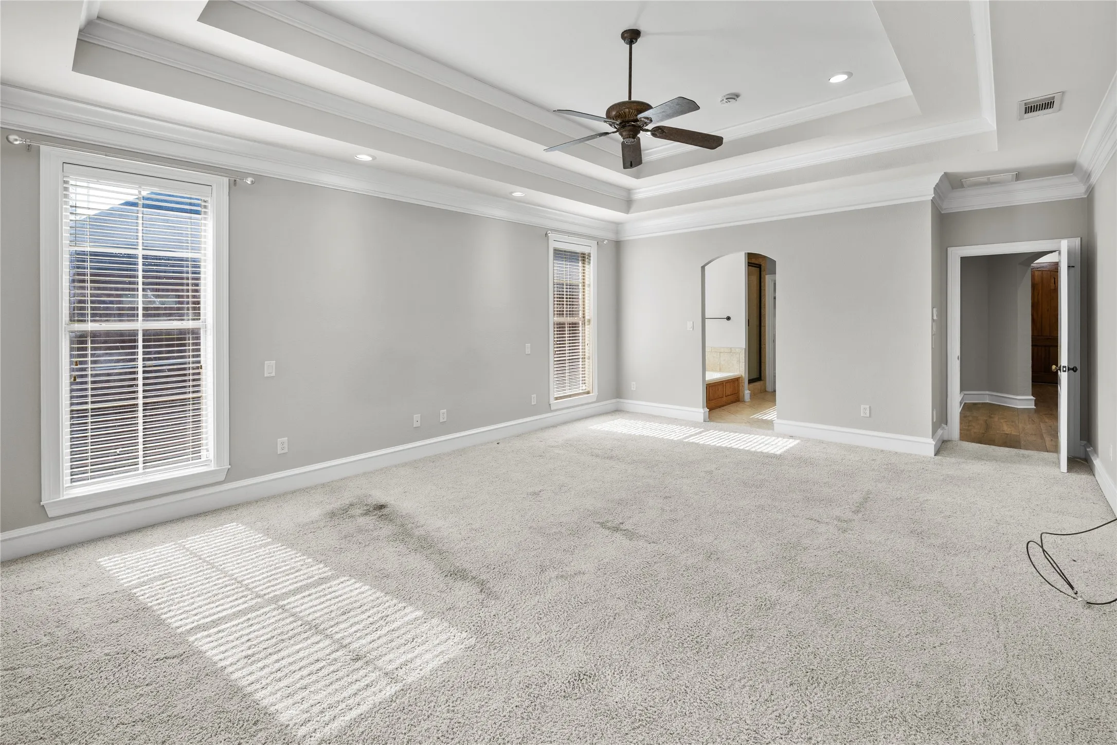 Single Family Residence For Sale in Smith County , 2322 Kingsmill Circle, Tyler, Texas 75703, 4 Bedroom, 4 Bathroom, 3 Garage spaces, 3,556 Sqft, built in 2004, mls#21384369, Real Estate Agent in Tyler, Homes For Sale in Smith county, Homes For Sale in Tyler, Realtor in Tyler Texas, Real Estate Brokerage Independent Realty Texas, Luminita Cordes Realtor