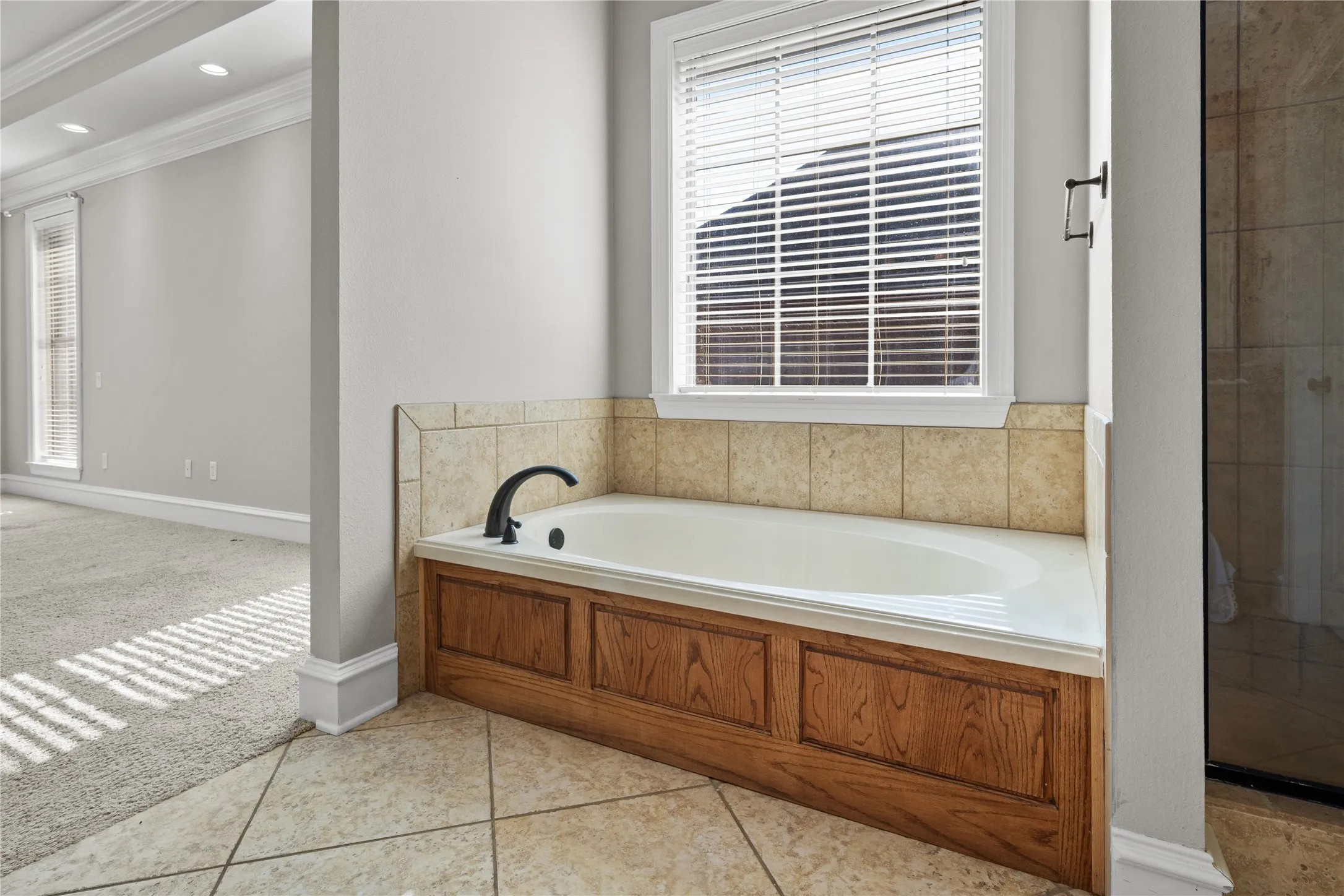 Single Family Residence For Sale in Smith County , 2322 Kingsmill Circle, Tyler, Texas 75703, 4 Bedroom, 4 Bathroom, 3 Garage spaces, 3,556 Sqft, built in 2004, mls#21384369, Real Estate Agent in Tyler, Homes For Sale in Smith county, Homes For Sale in Tyler, Realtor in Tyler Texas, Real Estate Brokerage Independent Realty Texas, Luminita Cordes Realtor