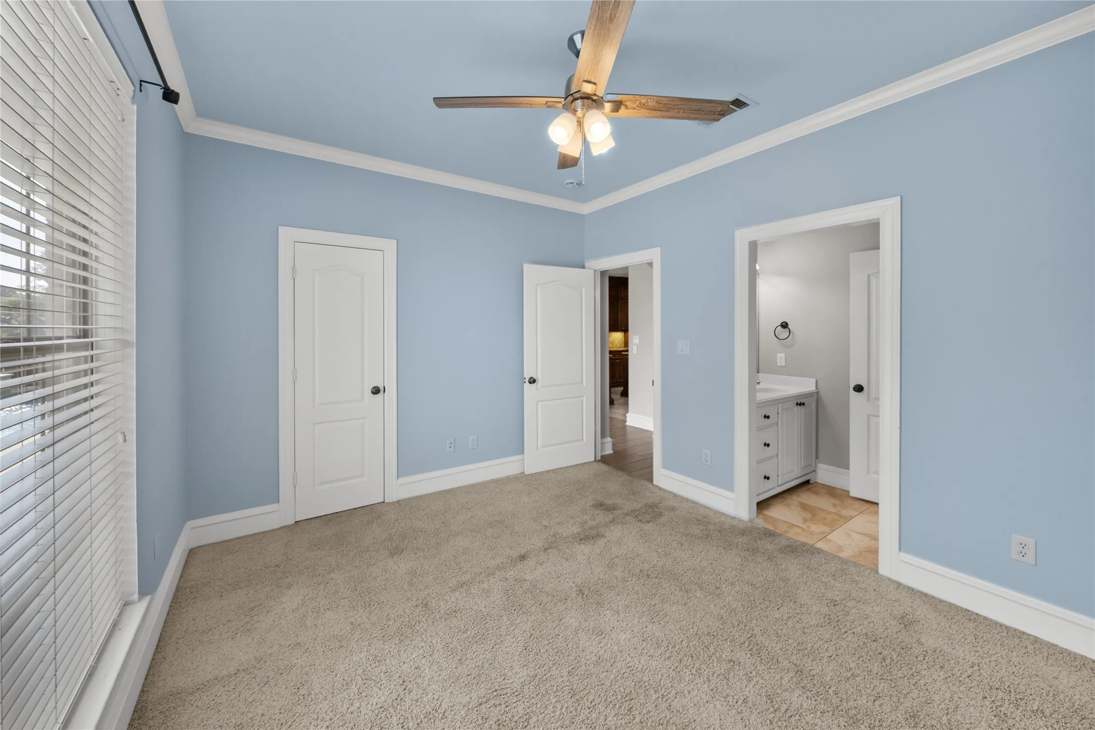 Single Family Residence For Sale in Smith County , 2322 Kingsmill Circle, Tyler, Texas 75703, 4 Bedroom, 4 Bathroom, 3 Garage spaces, 3,556 Sqft, built in 2004, mls#21384369, Real Estate Agent in Tyler, Homes For Sale in Smith county, Homes For Sale in Tyler, Realtor in Tyler Texas, Real Estate Brokerage Independent Realty Texas, Luminita Cordes Realtor