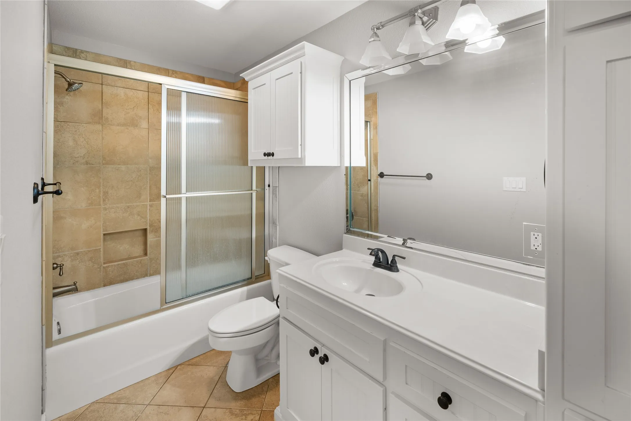Single Family Residence For Sale in Smith County , 2322 Kingsmill Circle, Tyler, Texas 75703, 4 Bedroom, 4 Bathroom, 3 Garage spaces, 3,556 Sqft, built in 2004, mls#21384369, Real Estate Agent in Tyler, Homes For Sale in Smith county, Homes For Sale in Tyler, Realtor in Tyler Texas, Real Estate Brokerage Independent Realty Texas, Luminita Cordes Realtor