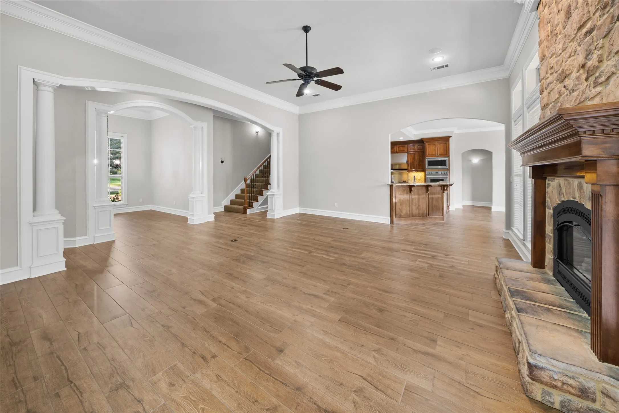 Single Family Residence For Sale in Smith County , 2322 Kingsmill Circle, Tyler, Texas 75703, 4 Bedroom, 4 Bathroom, 3 Garage spaces, 3,556 Sqft, built in 2004, mls#21384369, Real Estate Agent in Tyler, Homes For Sale in Smith county, Homes For Sale in Tyler, Realtor in Tyler Texas, Real Estate Brokerage Independent Realty Texas, Luminita Cordes Realtor