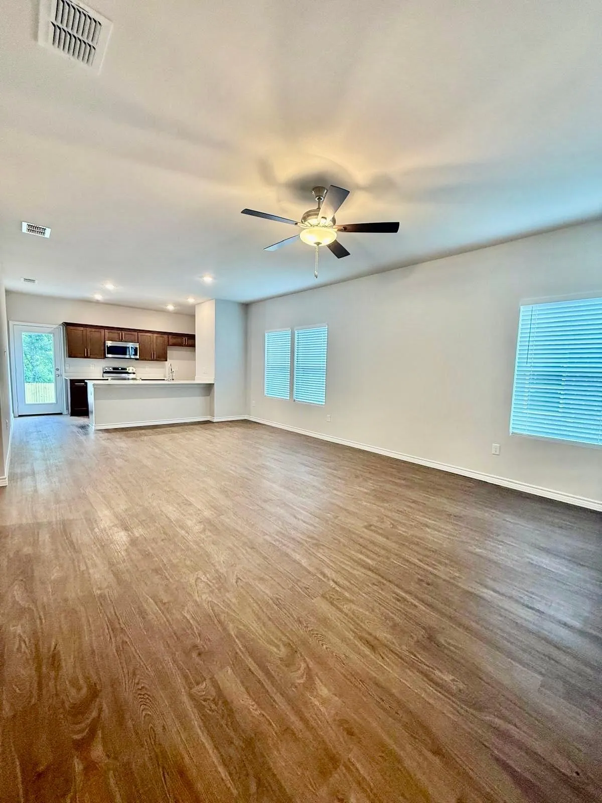 Single Family Residence For Rent in Gregg County , 2703 southern oaks drive, Longview, Texas 75604, 4 Bedroom, 2 Bathroom, 2 Garage spaces, 1,454 Sqft, built in 2026, mls#21384374, Real Estate Agent in Longview, Homes For Rent in Gregg county, Homes For Rent in Longview, Realtor in Longview Texas, Real Estate Brokerage Independent Realty Texas, Luminita Cordes Realtor