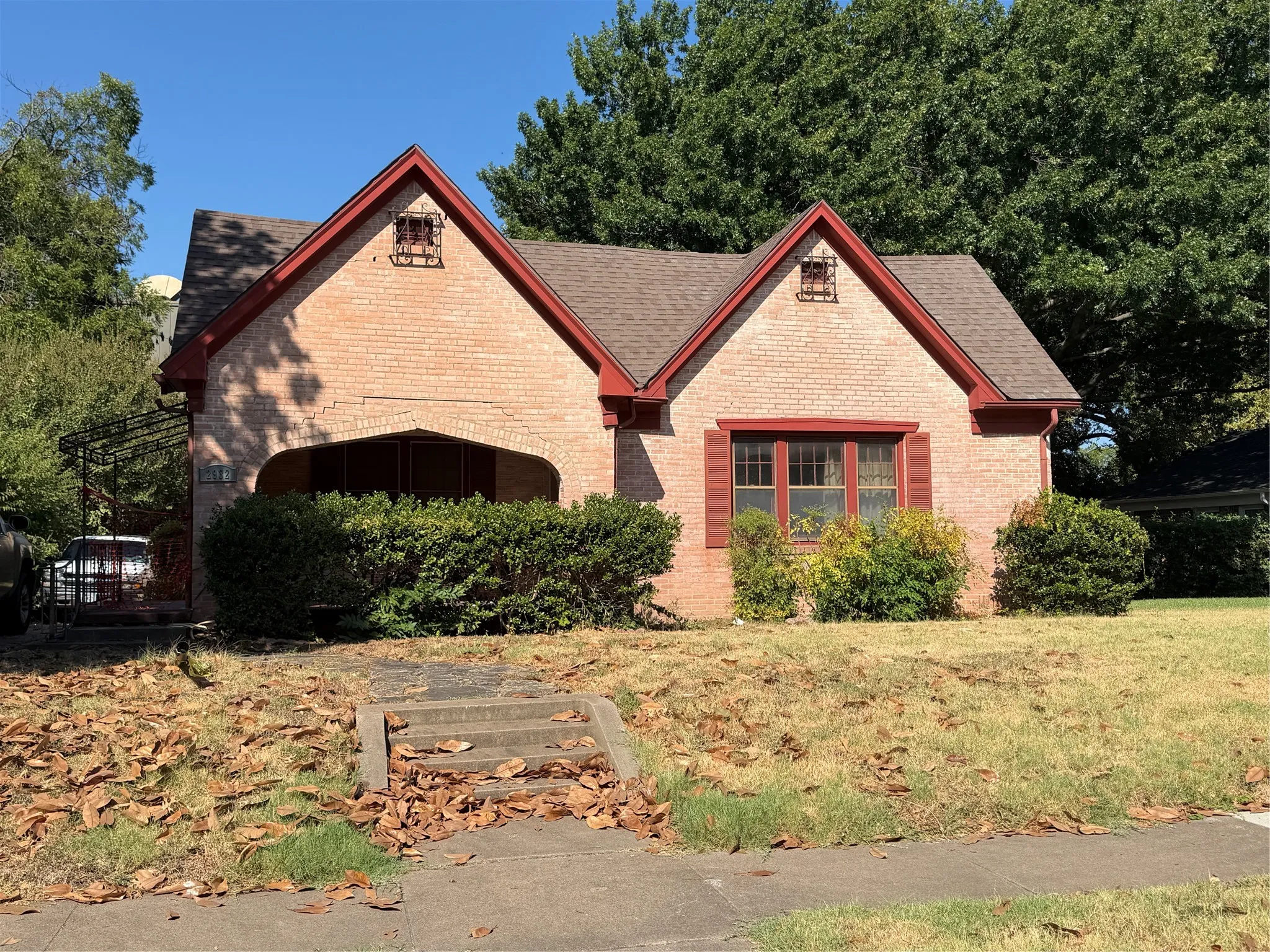 Single Family Residence For Sale in Tarrant County , 2932 6th Avenue, Fort Worth, Texas 76110, 2 Bedroom, 2 Bathroom, Garage spaces, 2,449 Sqft, built in 1937, mls#21384366, Real Estate Agent in Fort Worth, Homes For Sale in Tarrant county, Homes For Sale in Fort Worth, Realtor in Fort Worth Texas, Real Estate Brokerage Independent Realty Texas, Luminita Cordes Realtor