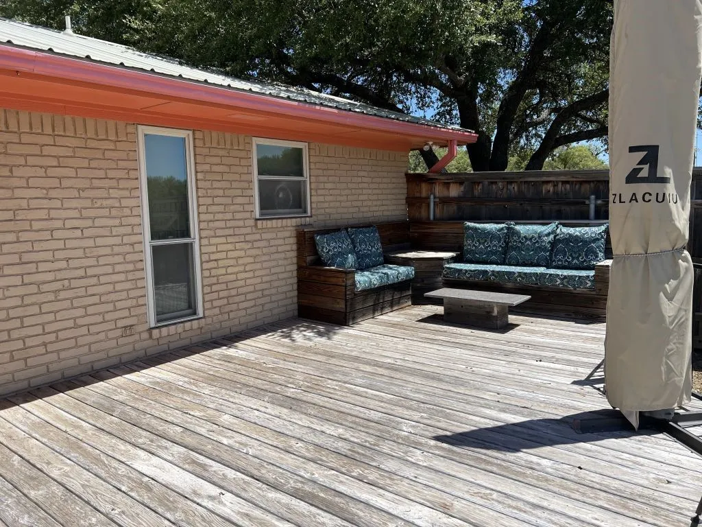 Single Family Residence For Sale in Brown County , 4401 River Oaks Drive, Brownwood, Texas 76801, 3 Bedroom, 3 Bathroom, 2 Garage spaces, 2,329 Sqft, built in 1978, mls#21384251, Real Estate Agent in Brownwood, Homes For Sale in Brown county, Homes For Sale in Brownwood, Realtor in Brownwood Texas, Real Estate Brokerage Independent Realty Texas, Luminita Cordes Realtor