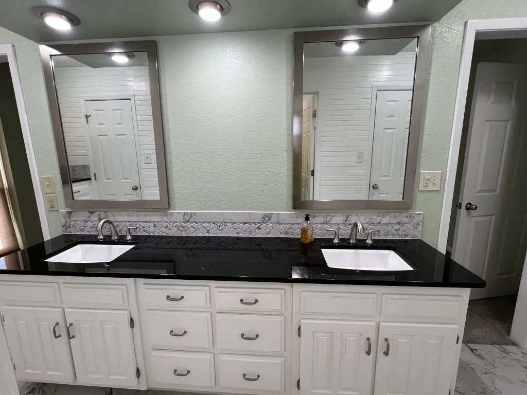 Single Family Residence For Sale in Brown County , 4401 River Oaks Drive, Brownwood, Texas 76801, 3 Bedroom, 3 Bathroom, 2 Garage spaces, 2,329 Sqft, built in 1978, mls#21384251, Real Estate Agent in Brownwood, Homes For Sale in Brown county, Homes For Sale in Brownwood, Realtor in Brownwood Texas, Real Estate Brokerage Independent Realty Texas, Luminita Cordes Realtor