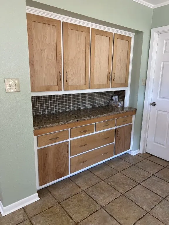 Single Family Residence For Sale in Brown County , 4401 River Oaks Drive, Brownwood, Texas 76801, 3 Bedroom, 3 Bathroom, 2 Garage spaces, 2,329 Sqft, built in 1978, mls#21384251, Real Estate Agent in Brownwood, Homes For Sale in Brown county, Homes For Sale in Brownwood, Realtor in Brownwood Texas, Real Estate Brokerage Independent Realty Texas, Luminita Cordes Realtor