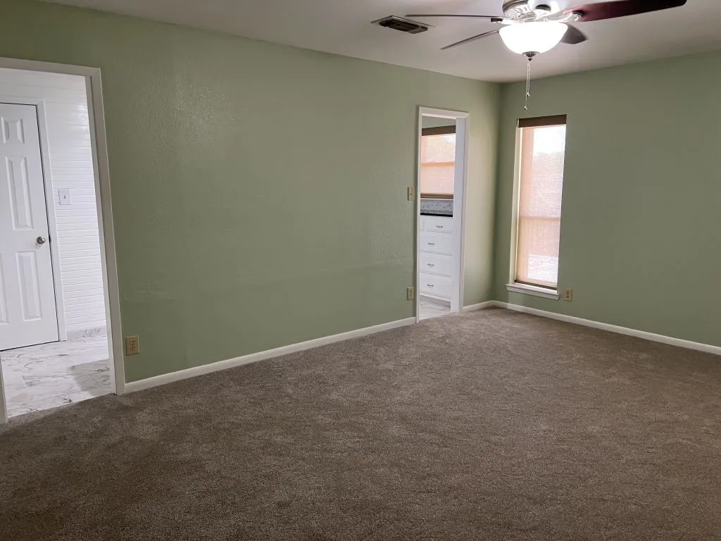 Single Family Residence For Sale in Brown County , 4401 River Oaks Drive, Brownwood, Texas 76801, 3 Bedroom, 3 Bathroom, 2 Garage spaces, 2,329 Sqft, built in 1978, mls#21384251, Real Estate Agent in Brownwood, Homes For Sale in Brown county, Homes For Sale in Brownwood, Realtor in Brownwood Texas, Real Estate Brokerage Independent Realty Texas, Luminita Cordes Realtor