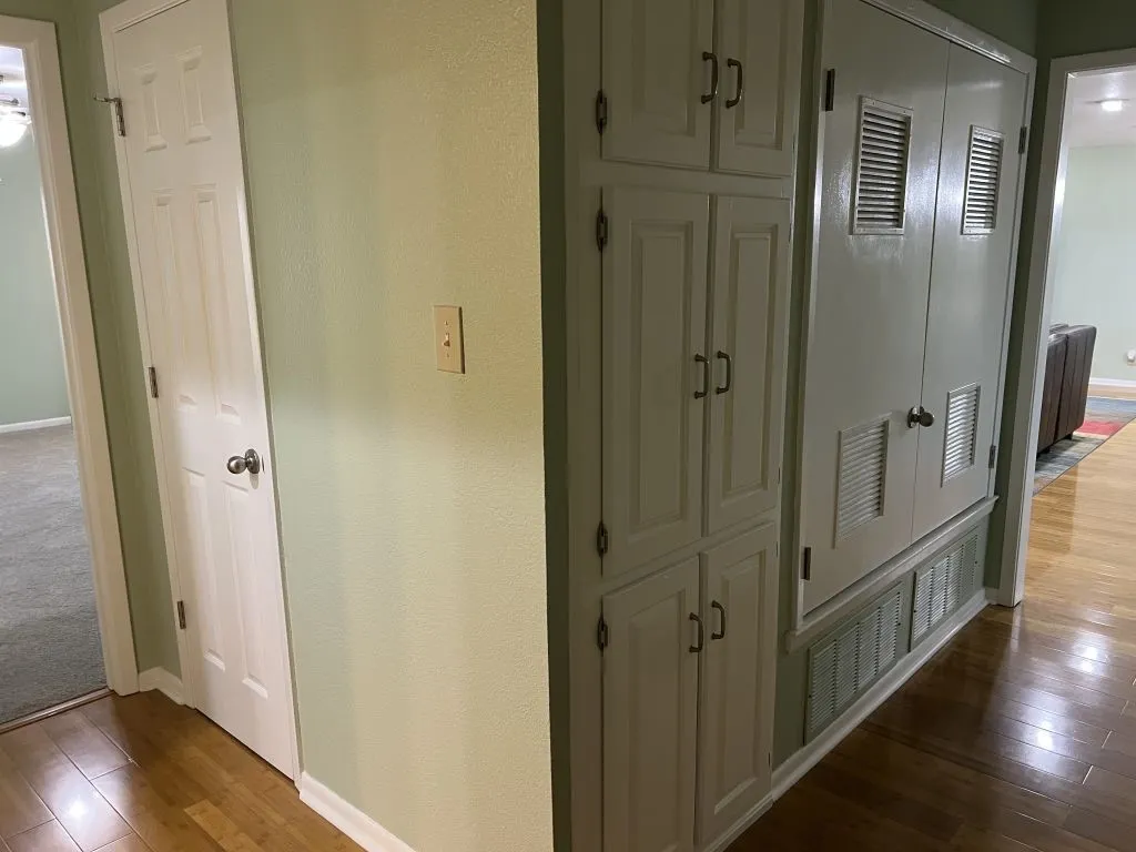 Single Family Residence For Sale in Brown County , 4401 River Oaks Drive, Brownwood, Texas 76801, 3 Bedroom, 3 Bathroom, 2 Garage spaces, 2,329 Sqft, built in 1978, mls#21384251, Real Estate Agent in Brownwood, Homes For Sale in Brown county, Homes For Sale in Brownwood, Realtor in Brownwood Texas, Real Estate Brokerage Independent Realty Texas, Luminita Cordes Realtor